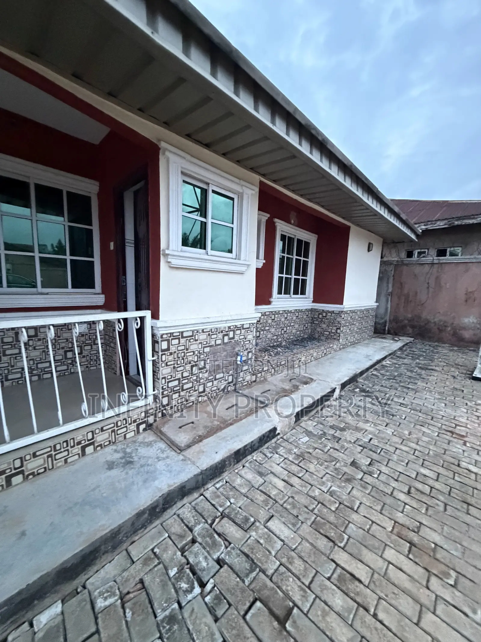 2bdrm Block of Flats in Ekae, Benin City for sale