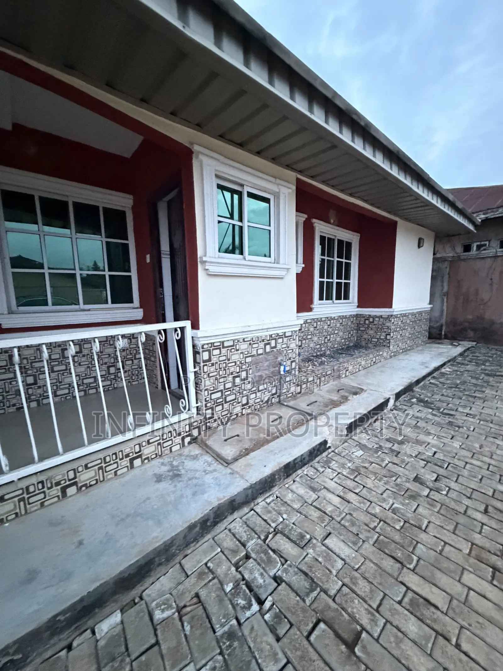 2bdrm Block of Flats in Ekae, Benin City for sale