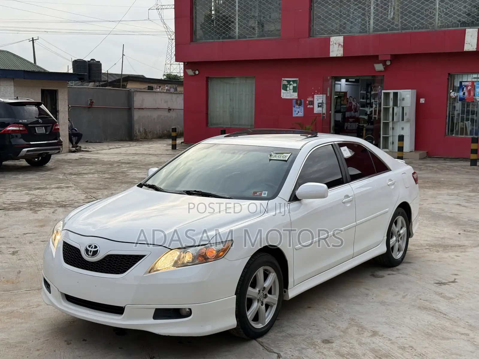 Toyota Camry SE V6 4dr Sedan (3.5L 6cyl 6AM) 2009 White