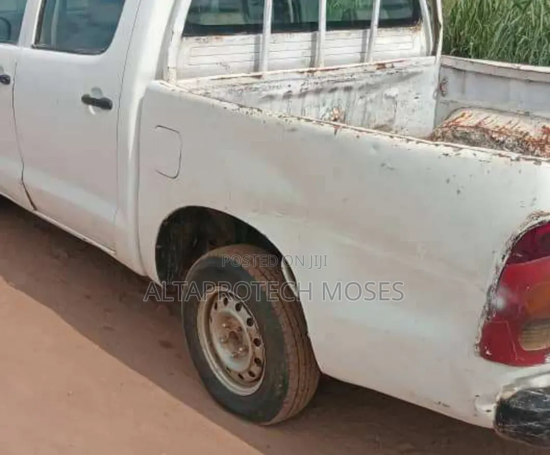 Toyota Hilux 2.0 VVT-i 2006 White