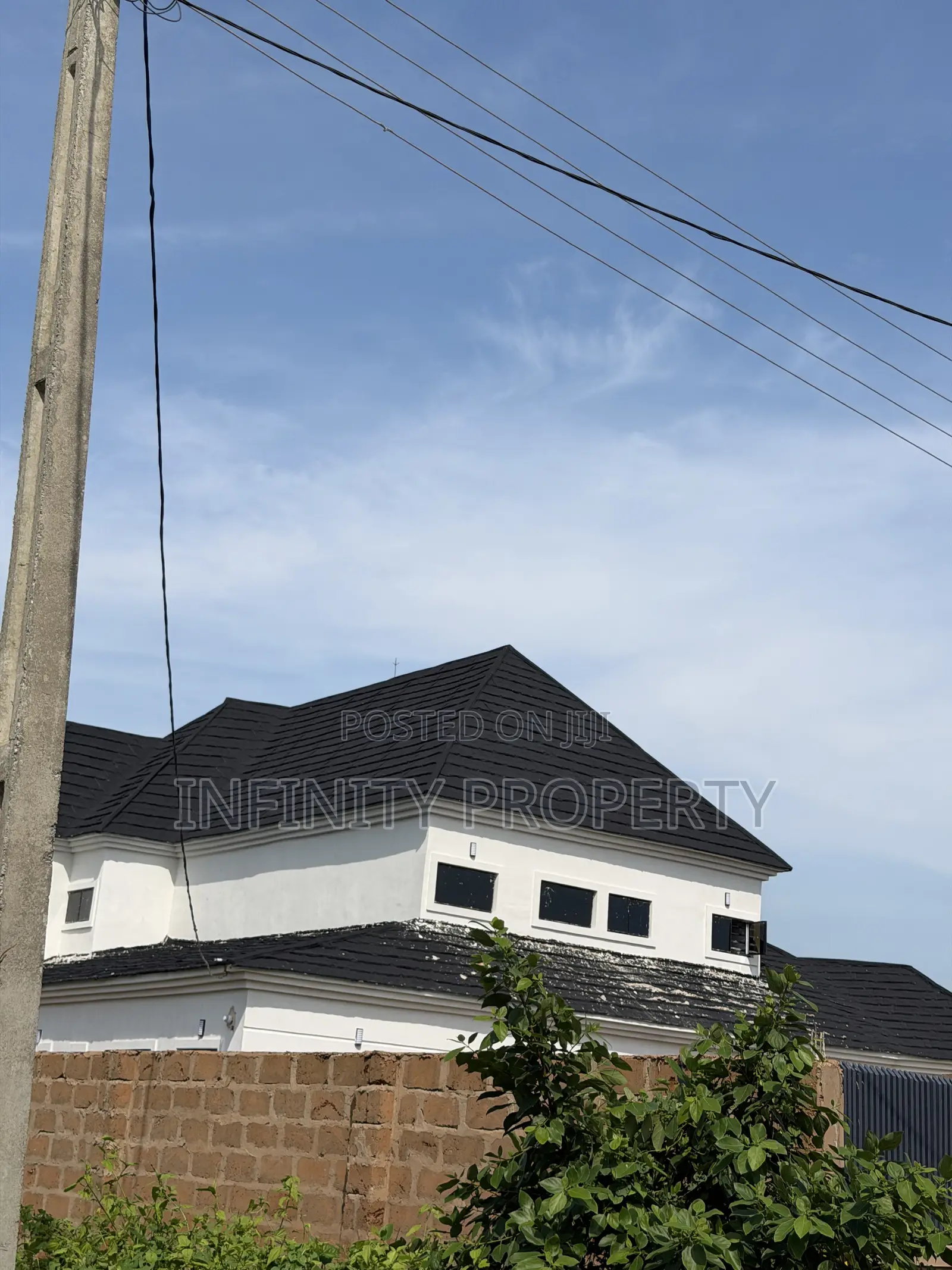 5bdrm Penthouse in Okoromi, Benin City for sale