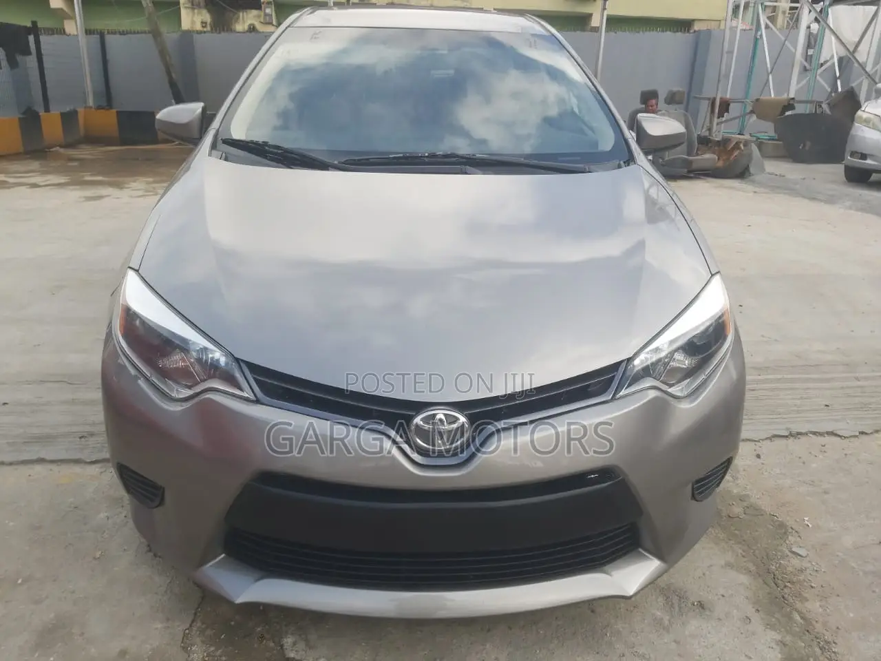 Toyota Corolla LE Eco 4dr Sedan (1.8L 4cyl CVT) 2016 Gold