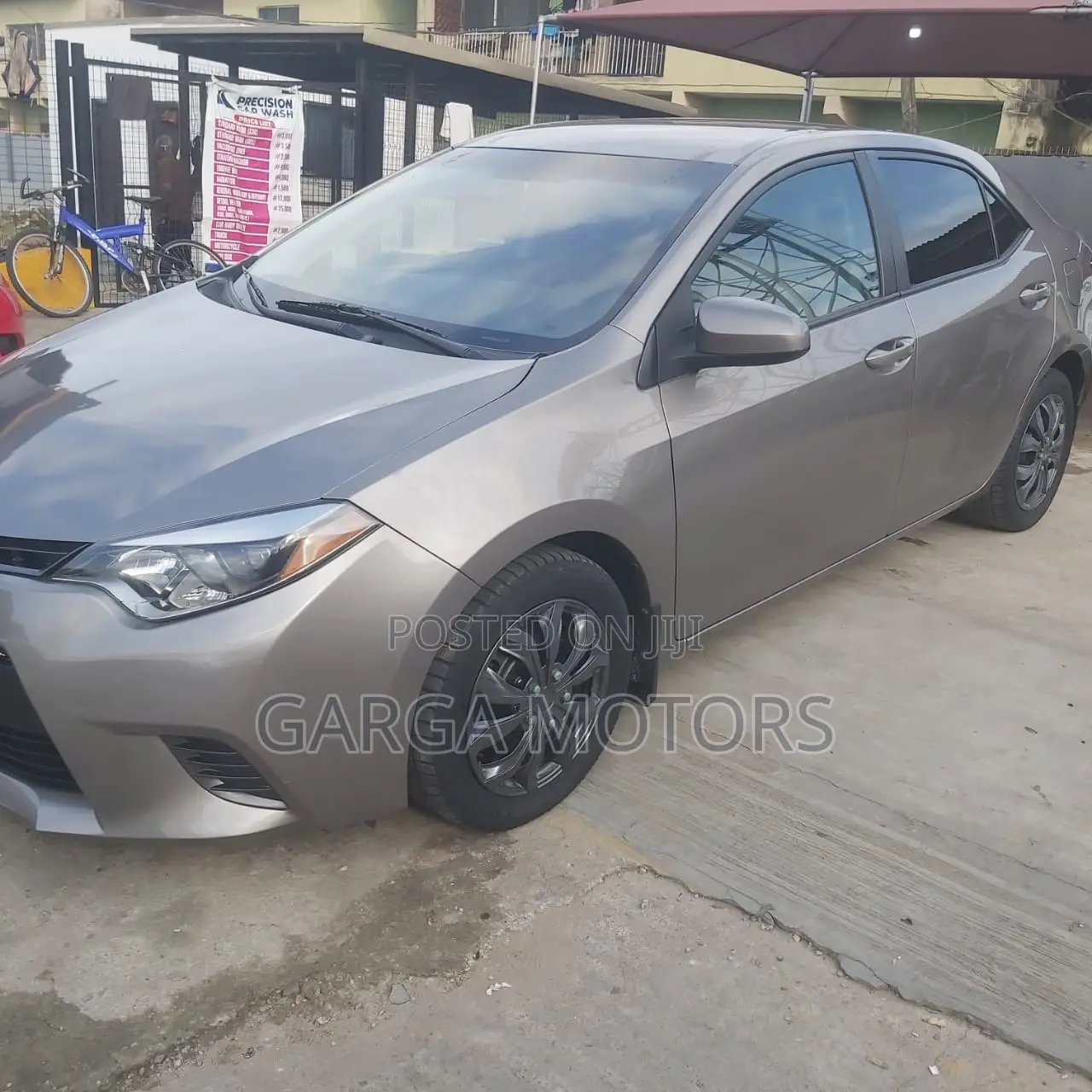 Toyota Corolla LE Eco 4dr Sedan (1.8L 4cyl CVT) 2016 Gold