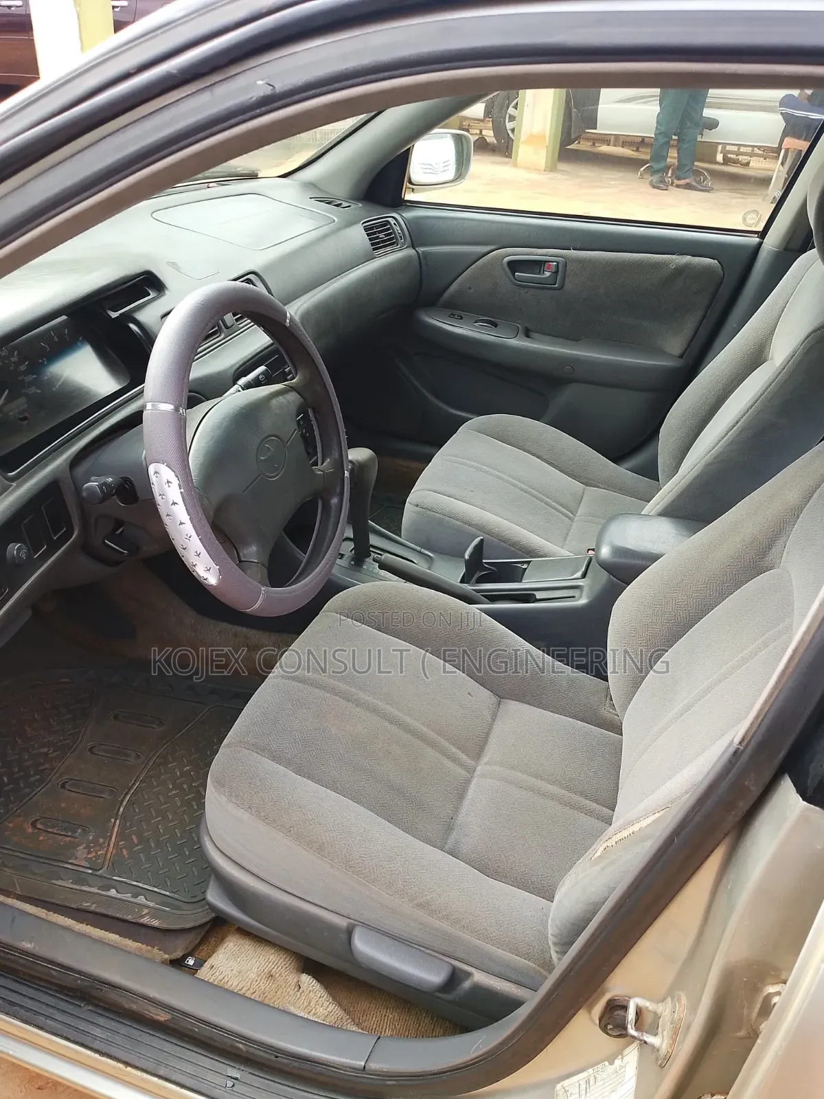 Toyota Camry XLE 4dr Sedan (2.4L 4cyl 4A) 2002 Silver