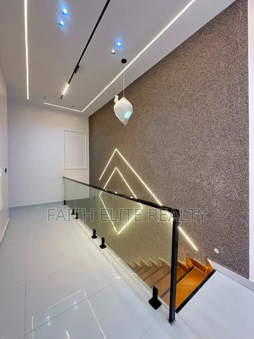 4bdrm Duplex in Ikota for sale