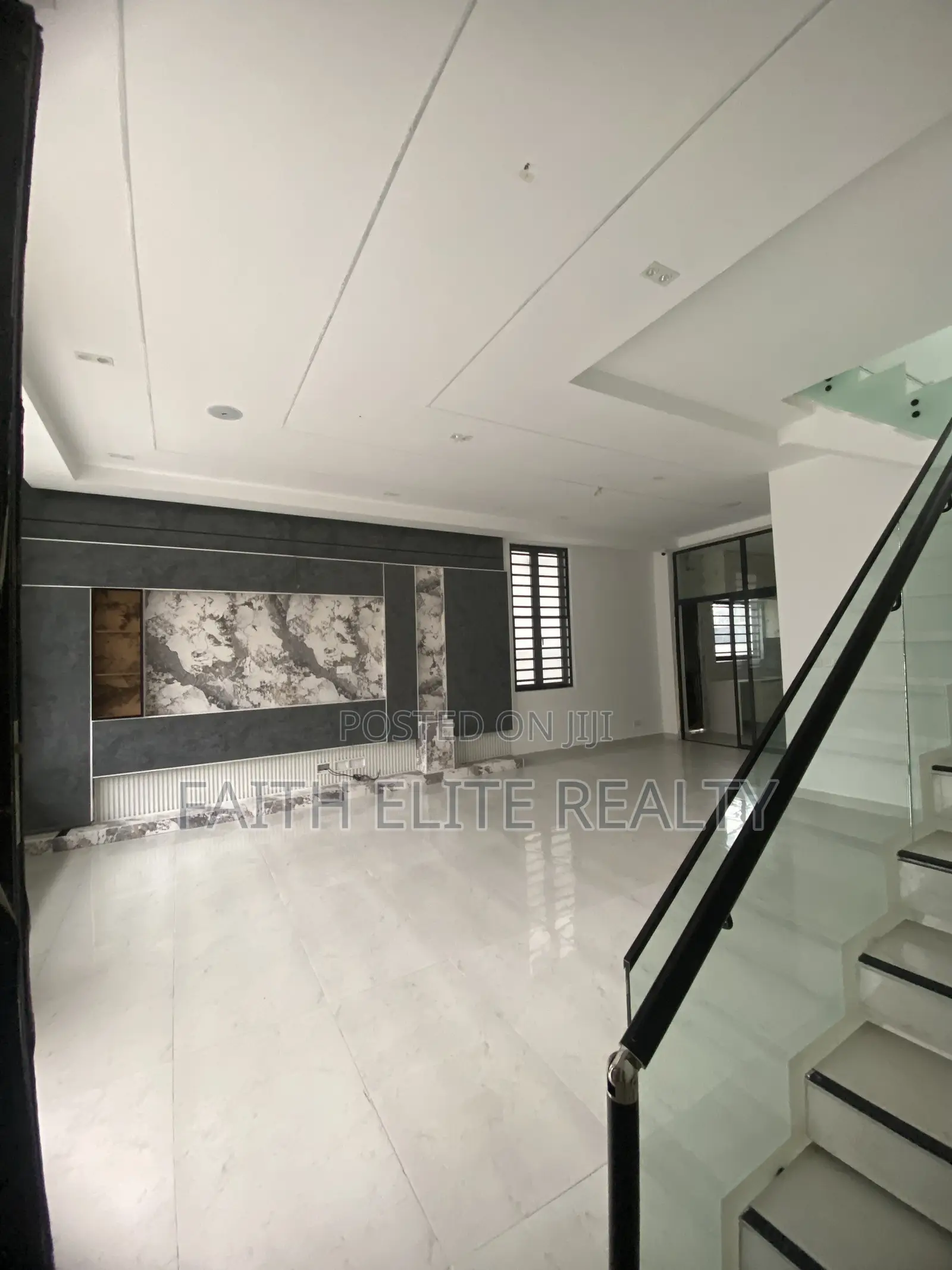 4bdrm Duplex in Lekki Expressway for sale