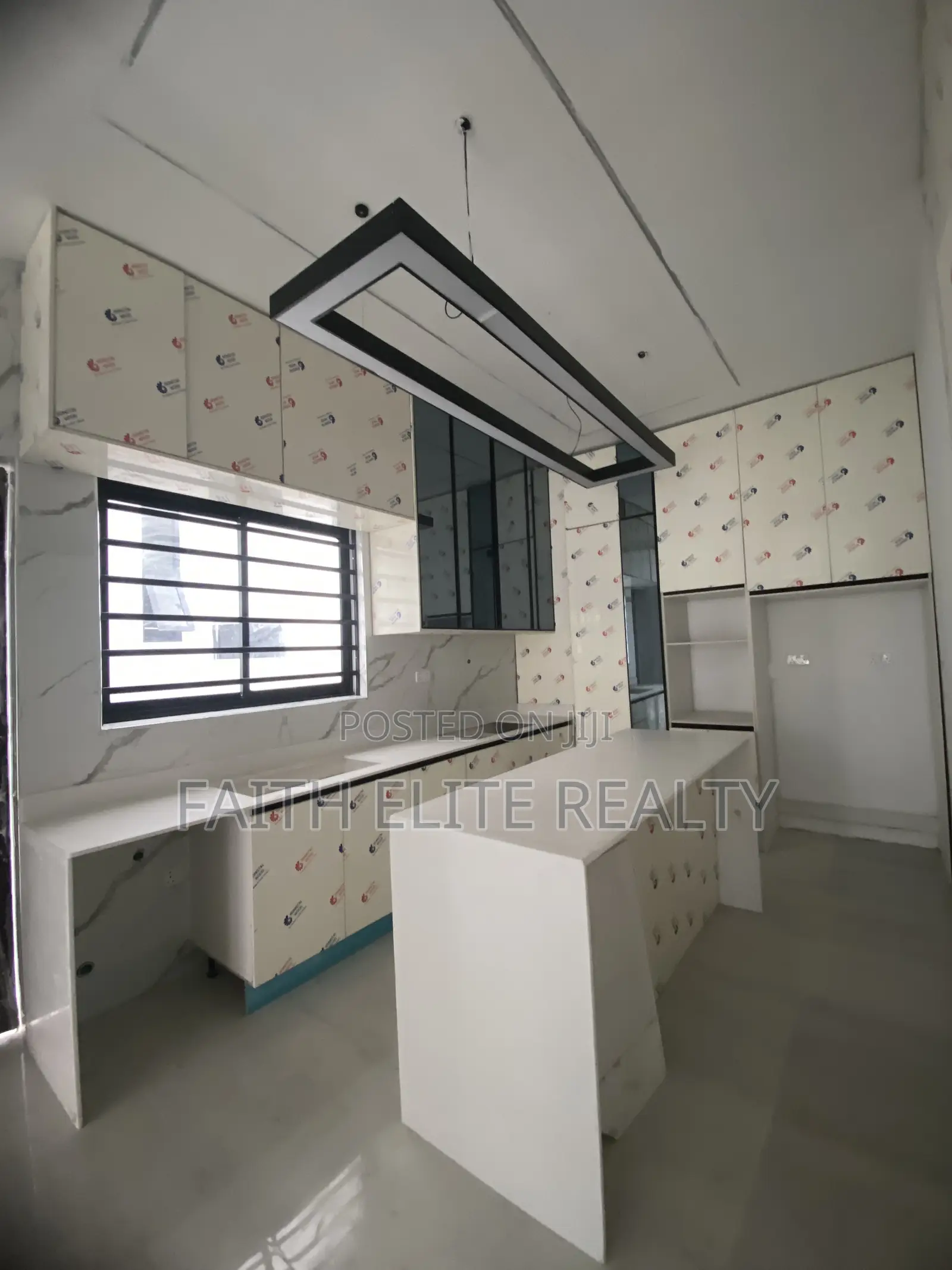 4bdrm Duplex in Lekki Expressway for sale