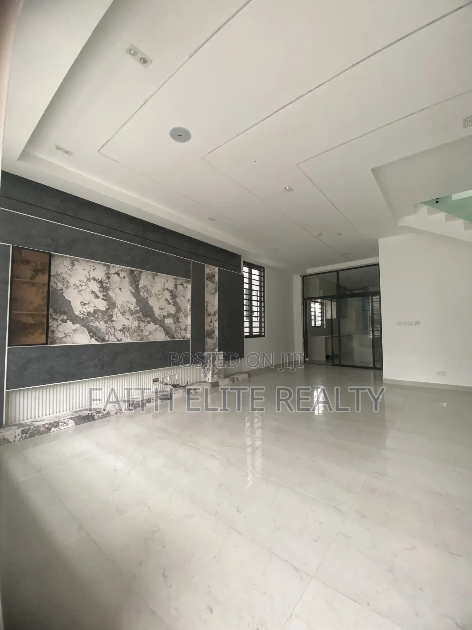 4bdrm Duplex in Lekki Expressway for sale