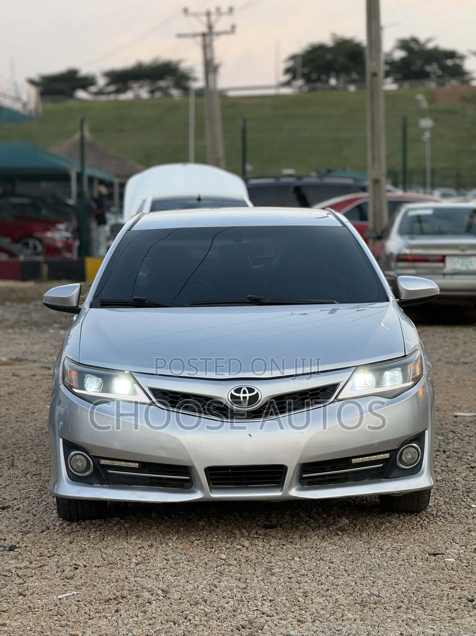 Toyota Camry SE 4dr Sedan (2.5L 4cyl 6A) 2013 Silver