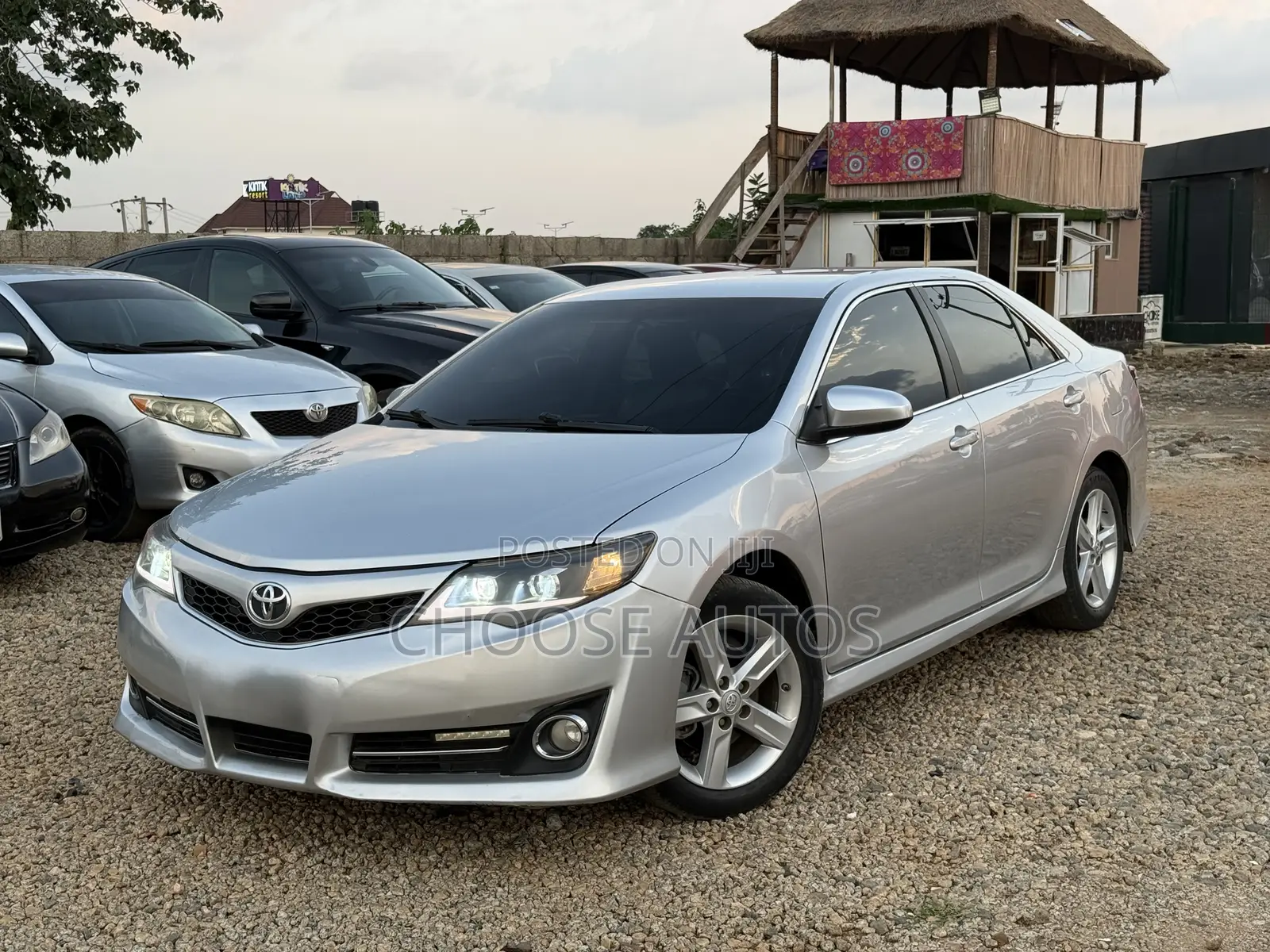 Toyota Camry SE 4dr Sedan (2.5L 4cyl 6A) 2013 Silver