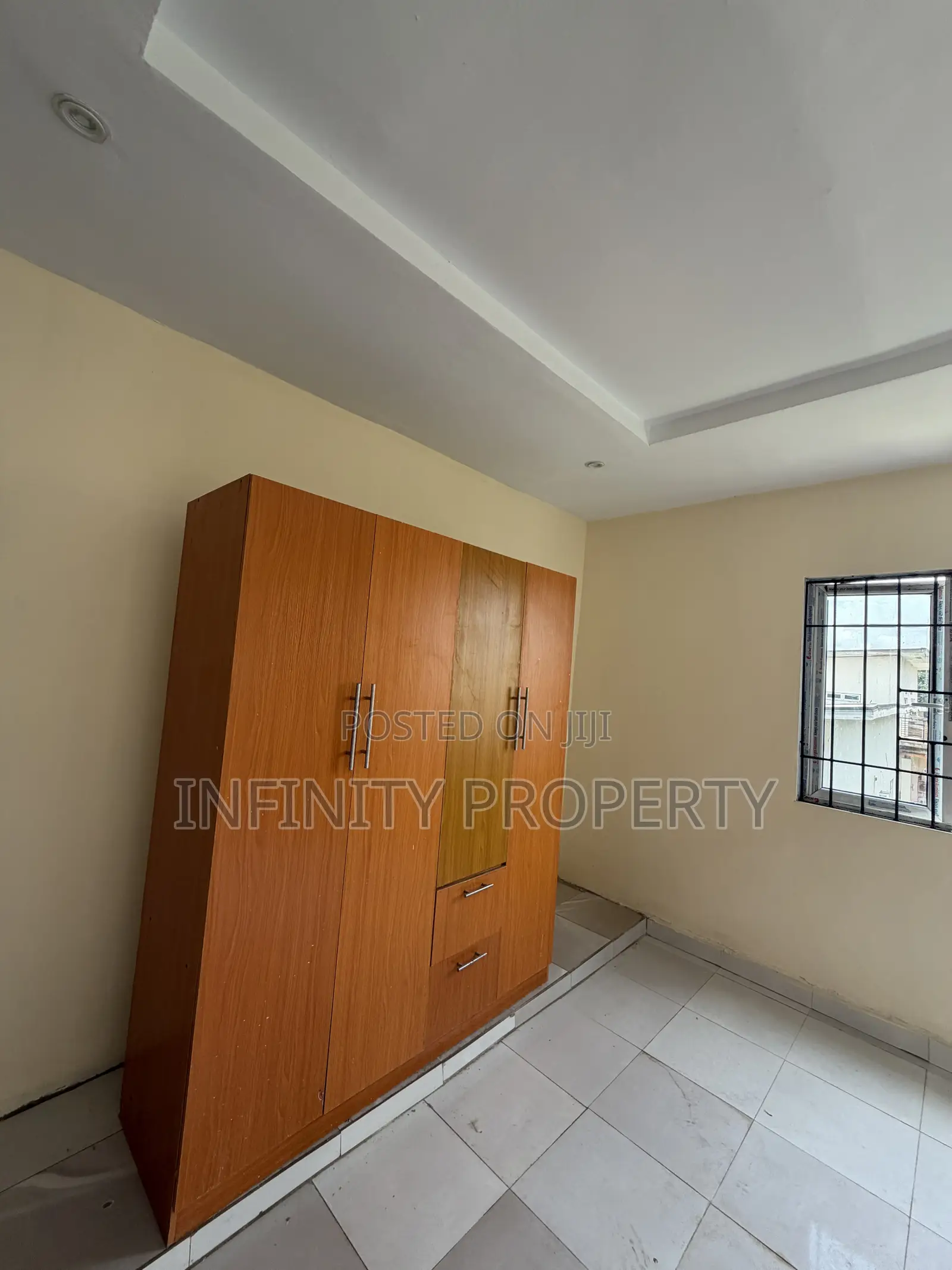 3bdrm Block of Flats in Boundary. Road. G R, Benin City for rent