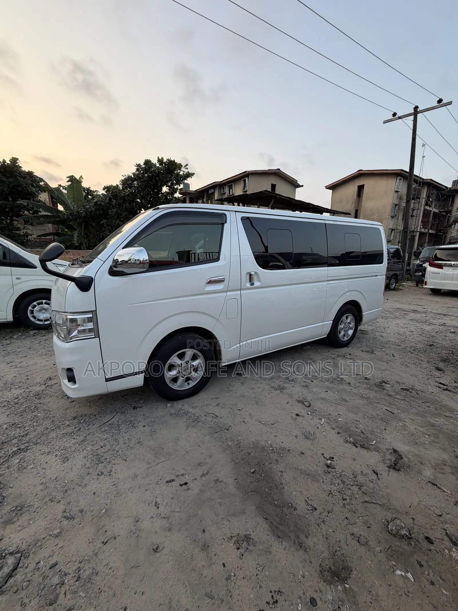 Toyota HiAce 2013 White