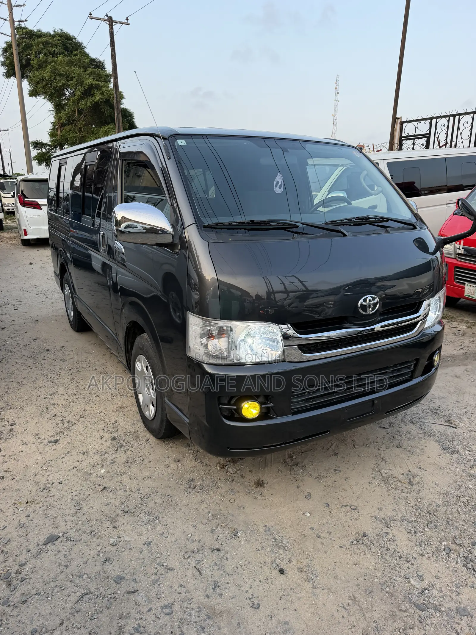Toyota HiAce 2013 White