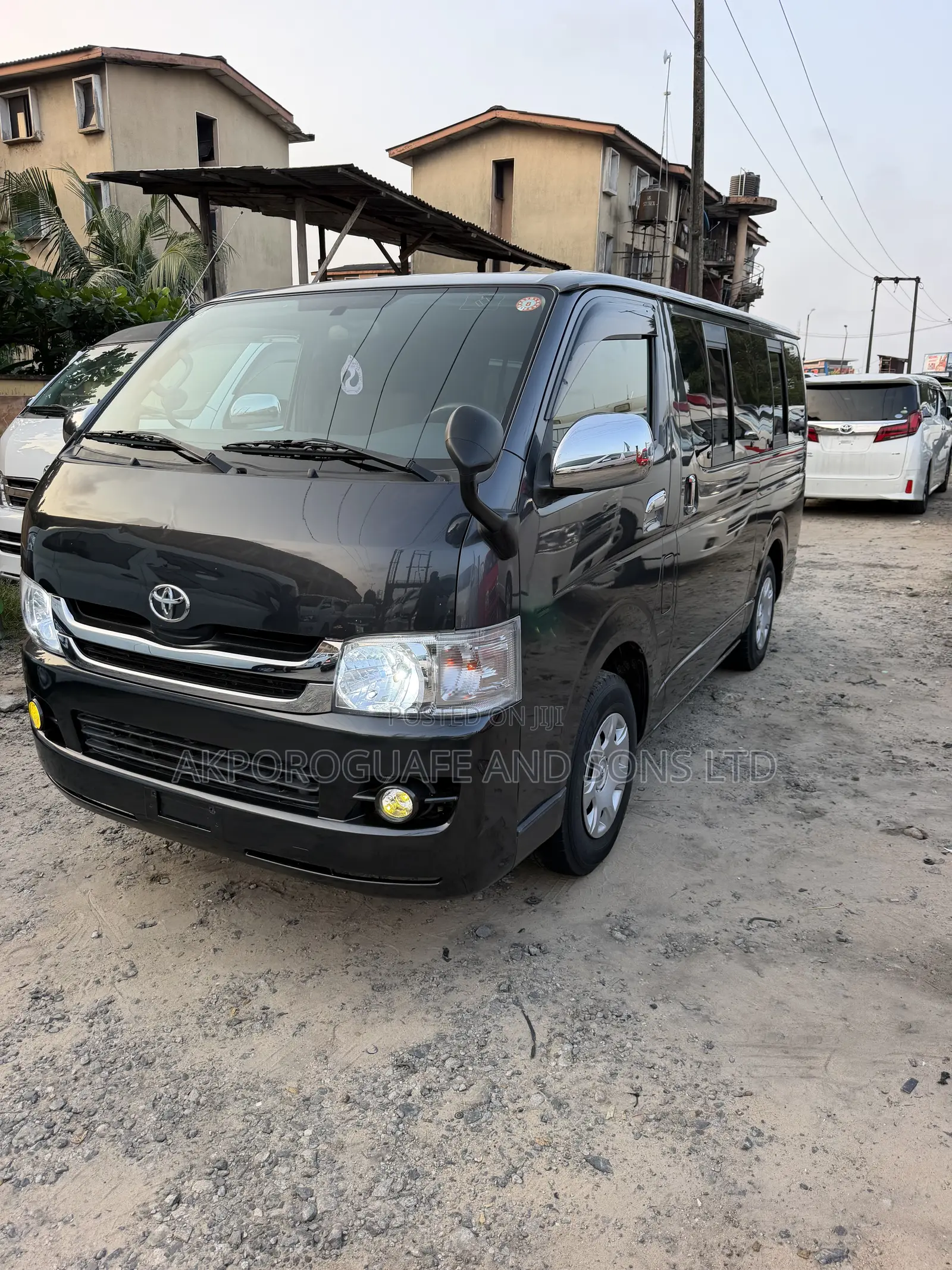 Toyota HiAce 2013 White