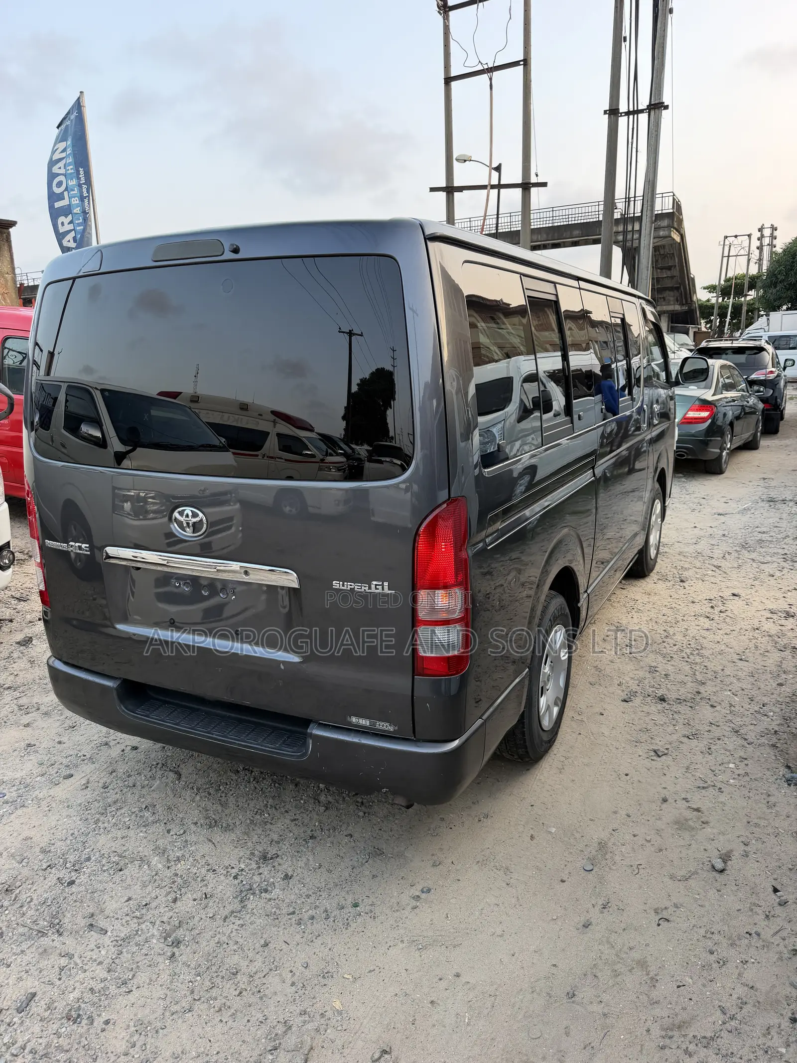Toyota HiAce 2013 White