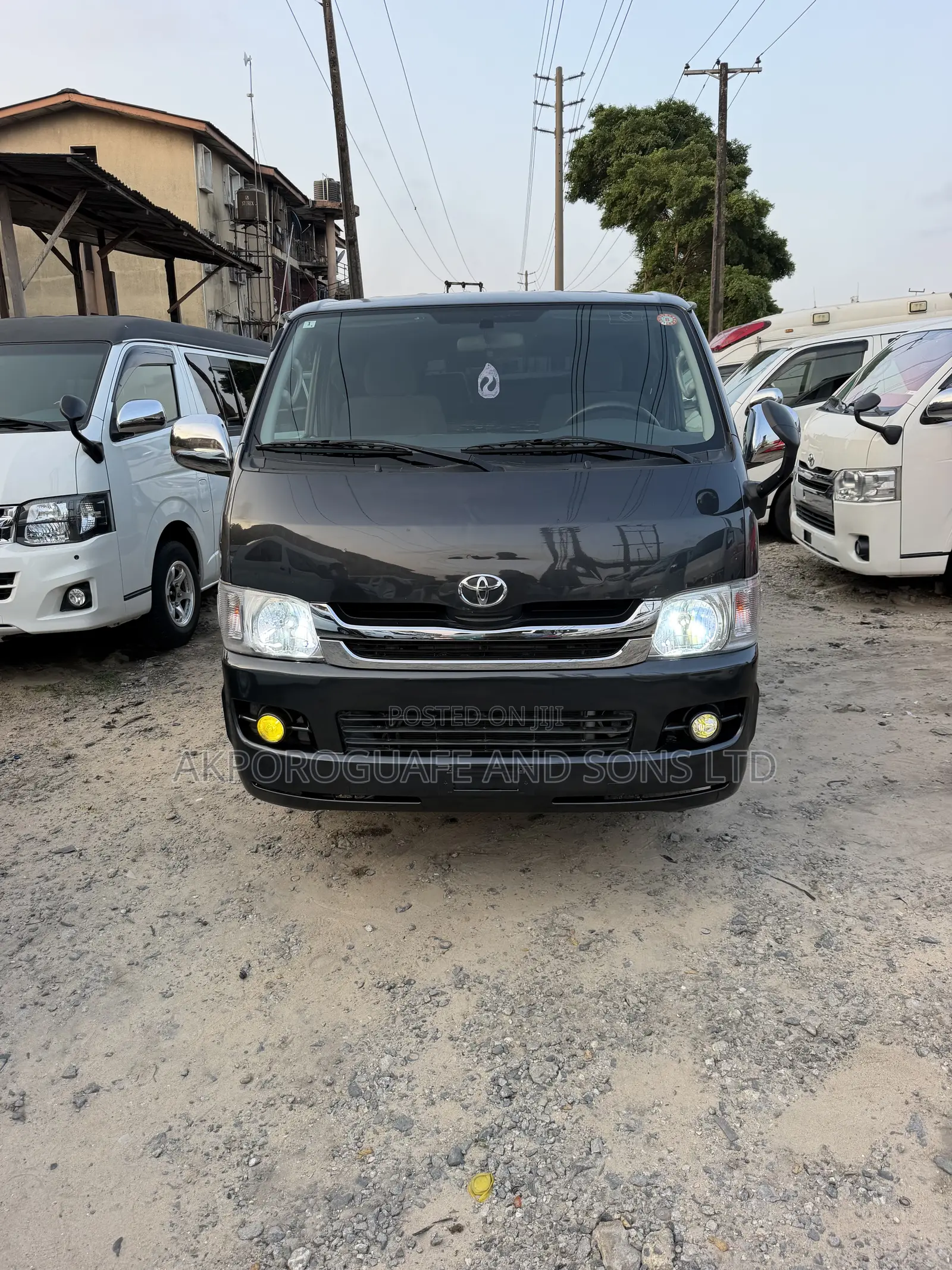 Toyota HiAce 2013 White