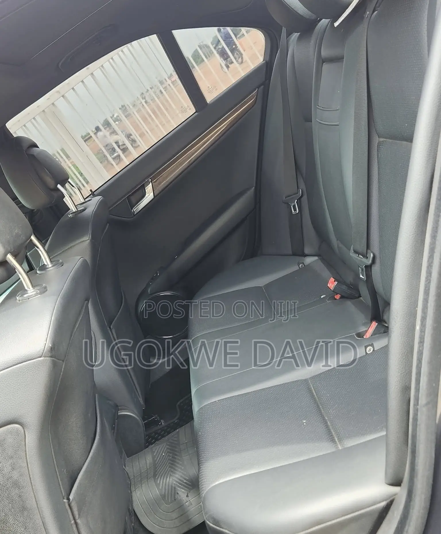 Mercedes-Benz C300 2010 Blue