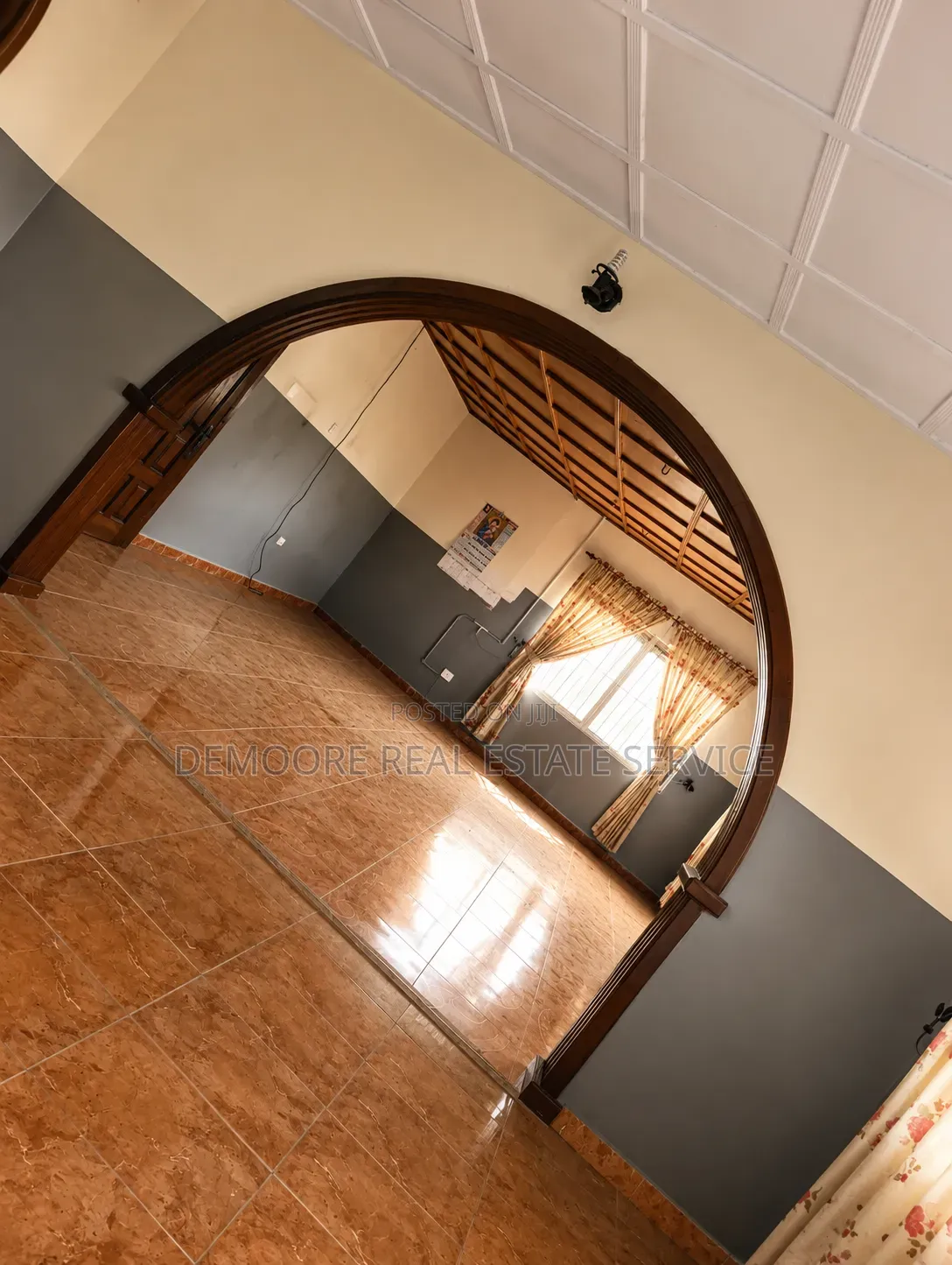 5bdrm Bungalow in Eco Bank, Ejigbo / Ejigbo for sale