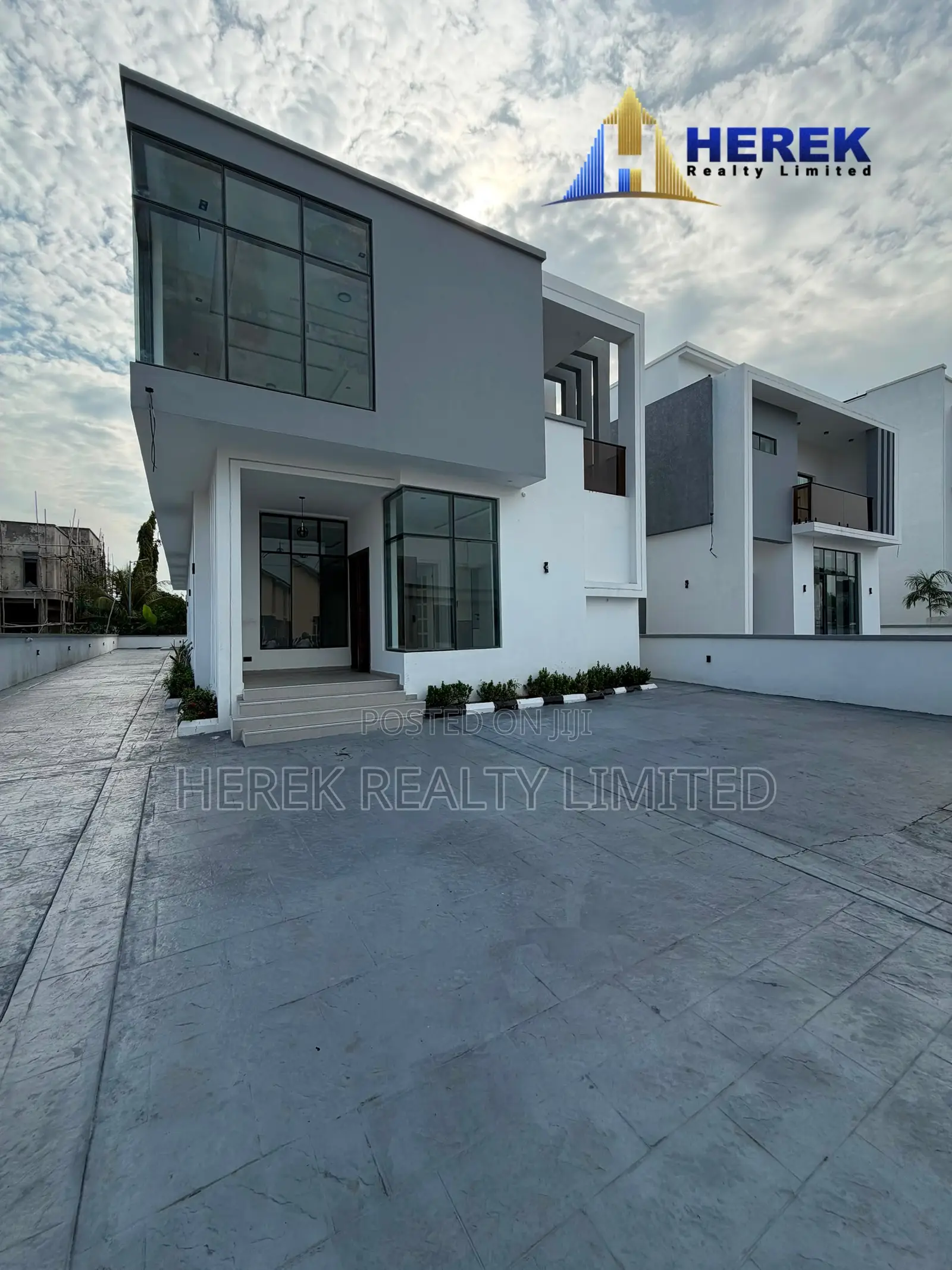 5bdrm Duplex in Lekki Peninsula for sale