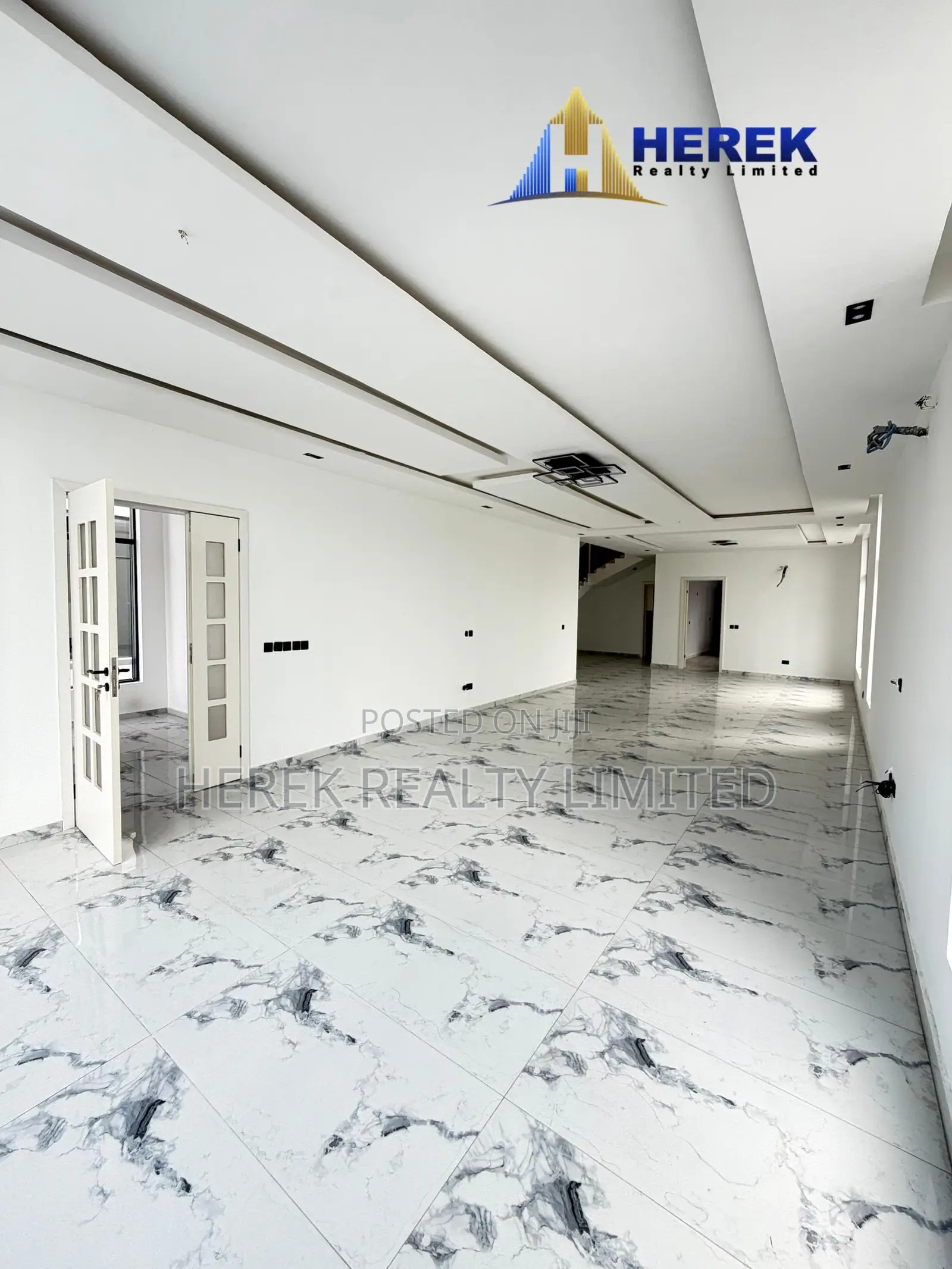 5bdrm Duplex in Lekki Peninsula for sale
