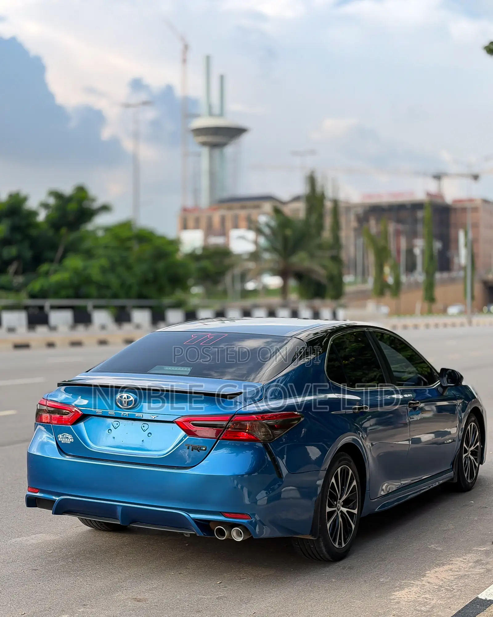 Toyota Camry SE FWD (2.5L 4cyl 8AM) 2018 Blue
