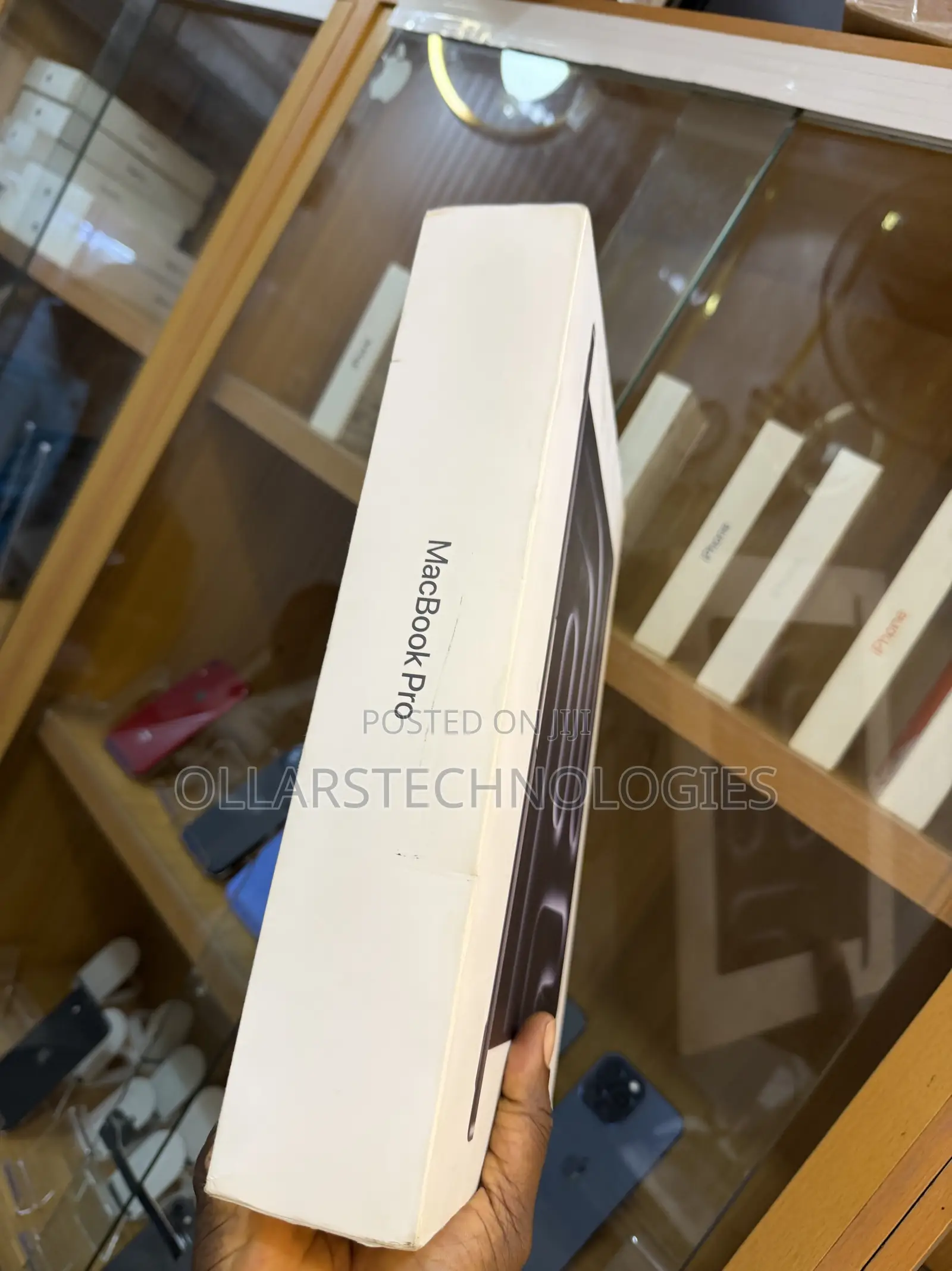 New Laptop Apple MacBook Pro 2024 M4 24GB Apple M4 SSD 512GB