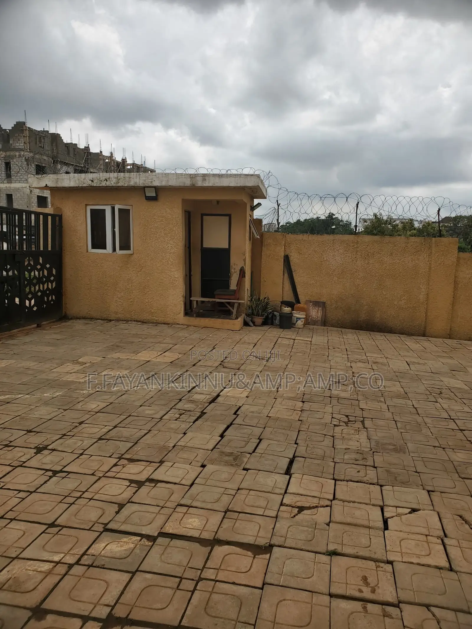 Furnished 2bdrm Block of Flats in Durumi for sale