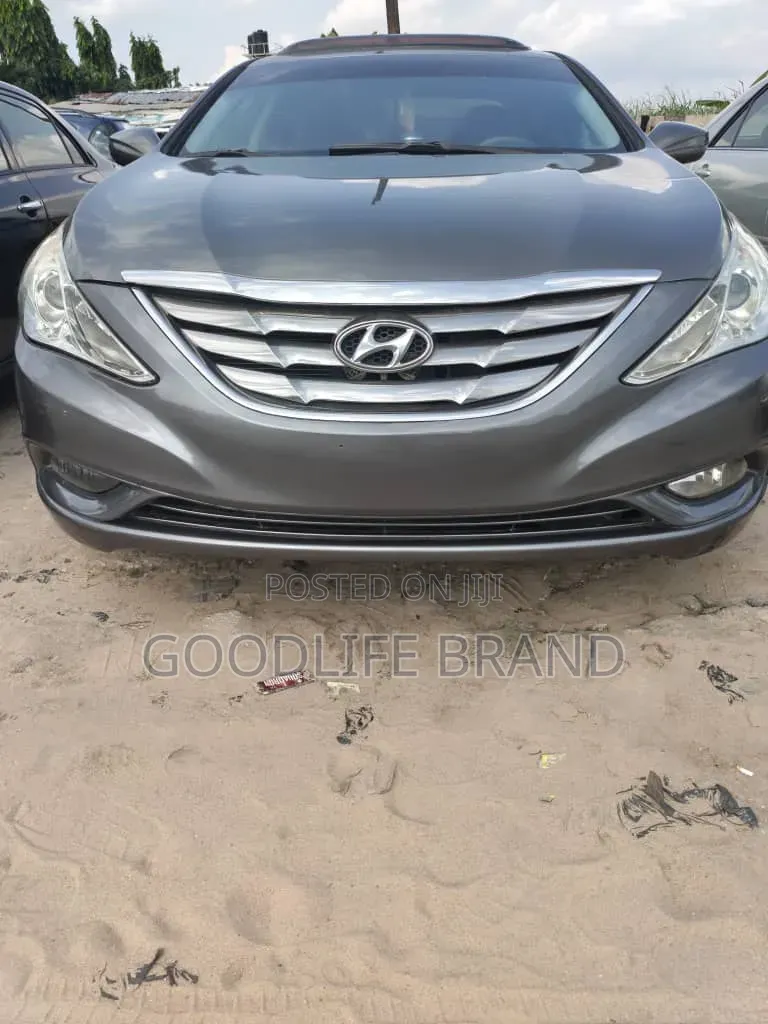 Hyundai Sonata Limited Sedan FWD (2.4L 4cyl 6A) 2013 Brown