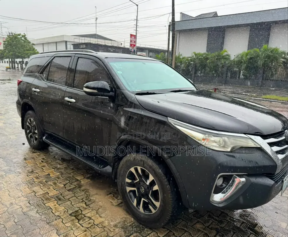 Toyota Fortuner 2016 Black