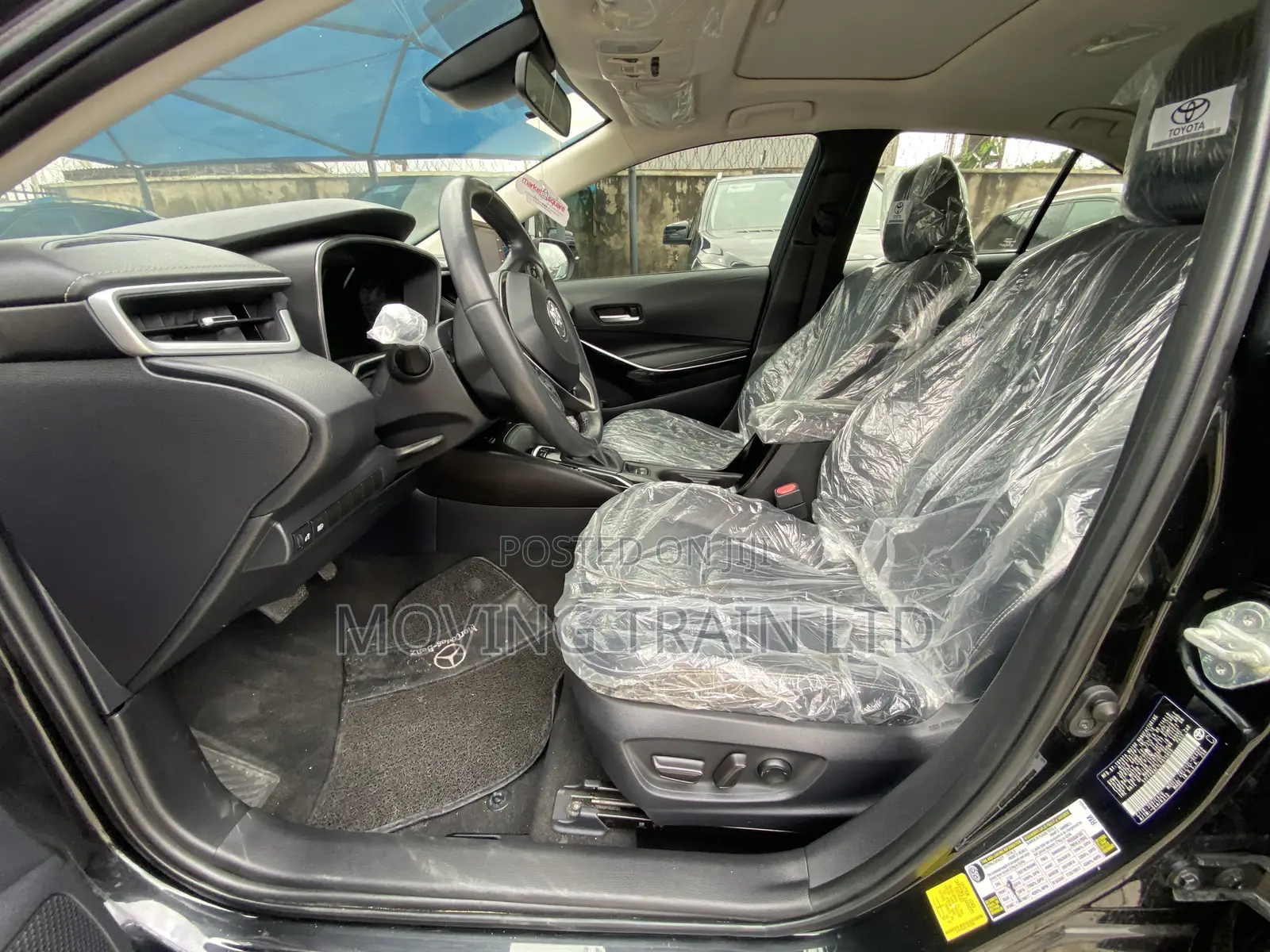 Toyota Corolla XLE (1.8L 4cyl 2A) 2019 Black