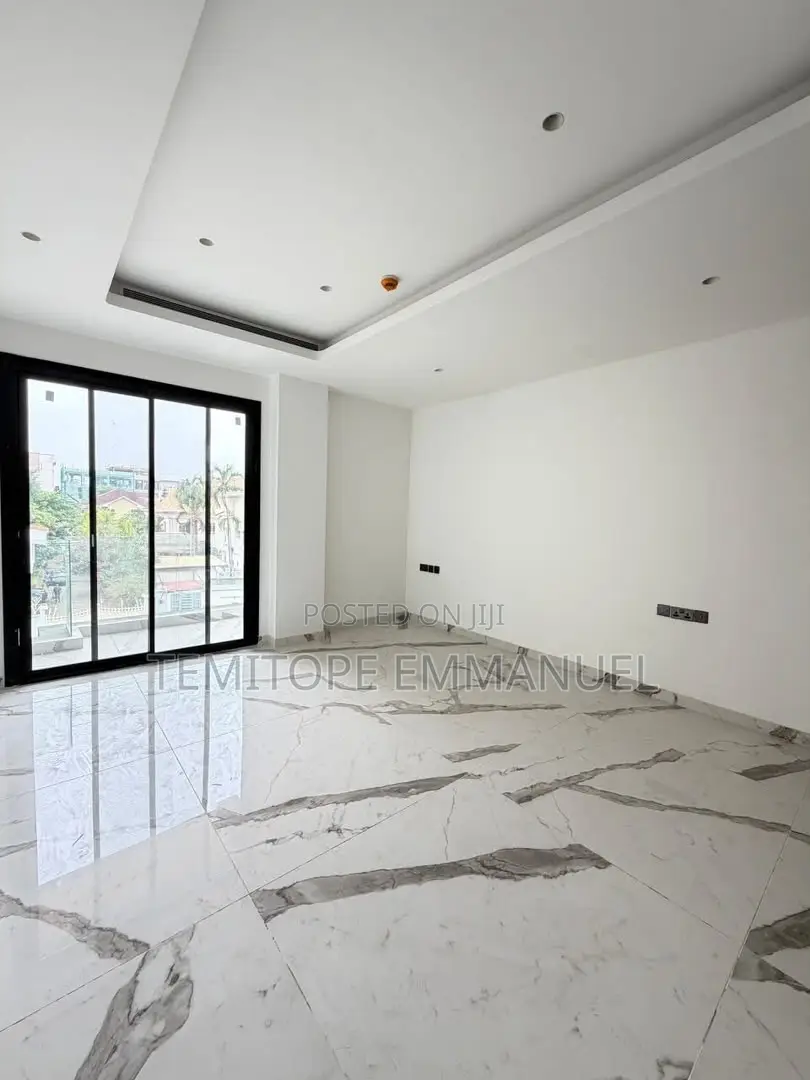 Furnished 4bdrm Duplex in Banana Island for sale