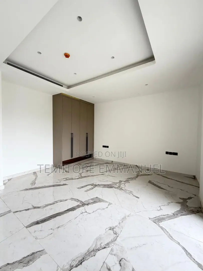 Furnished 4bdrm Duplex in Banana Island for sale