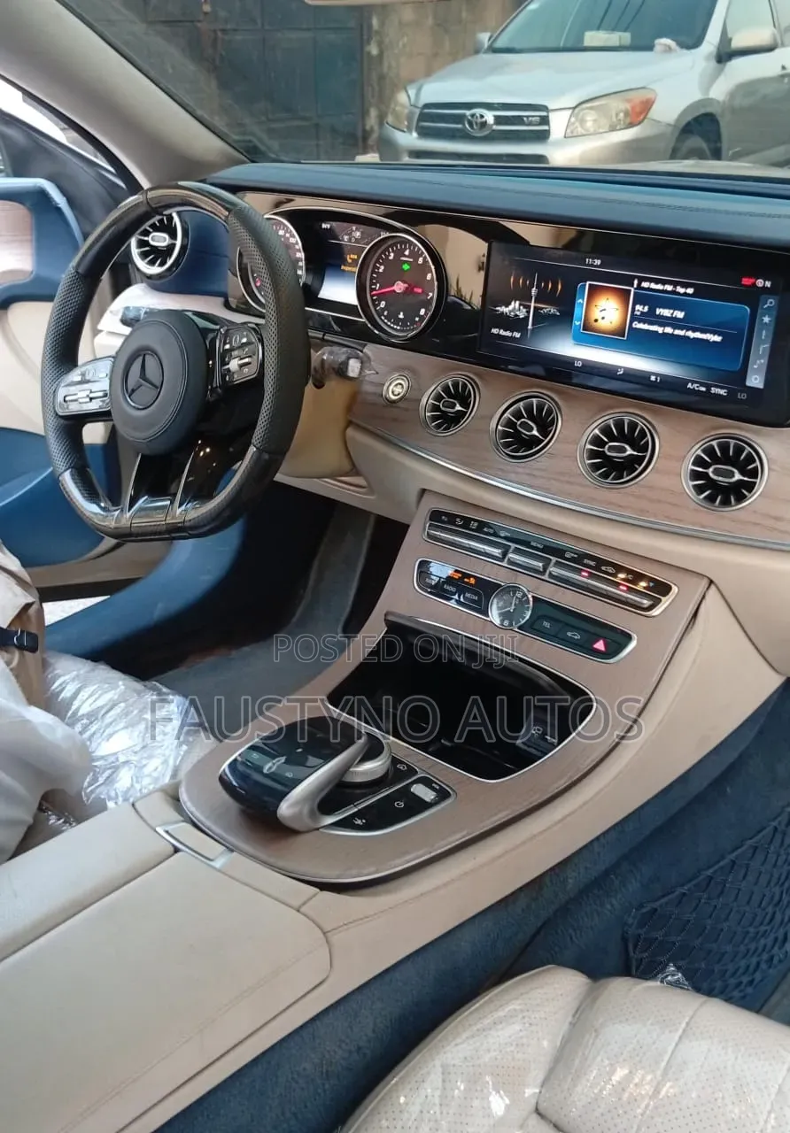 Mercedes-Benz E400 2018 Gold