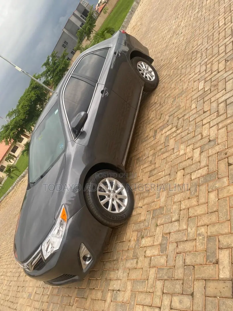 Toyota Camry LE 4dr Sedan (2.5L 4cyl 6A) 2013 Gray