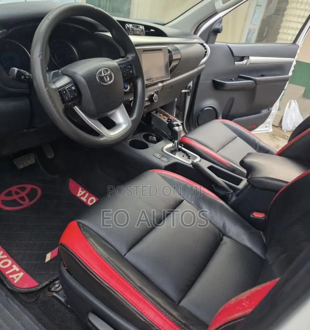 Toyota Hilux 2020 White