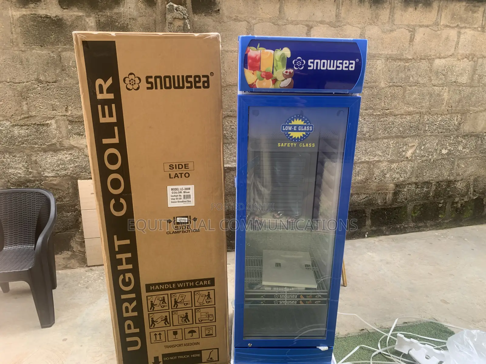 SNOWSEA LC-300W Retail Beverage Cooler With Stylish Glass Door