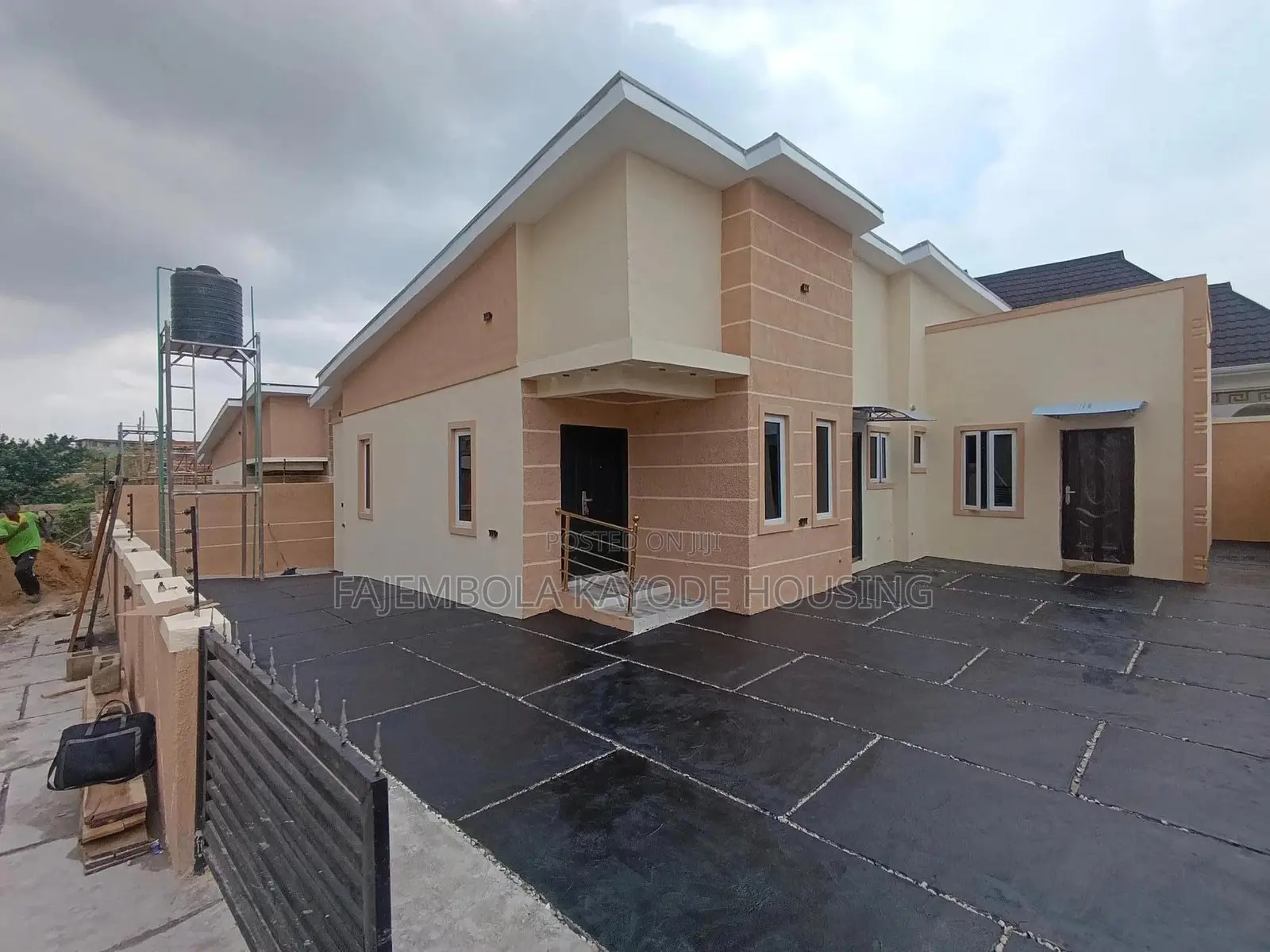 3bdrm Bungalow in Monatan, Iwo Road for sale