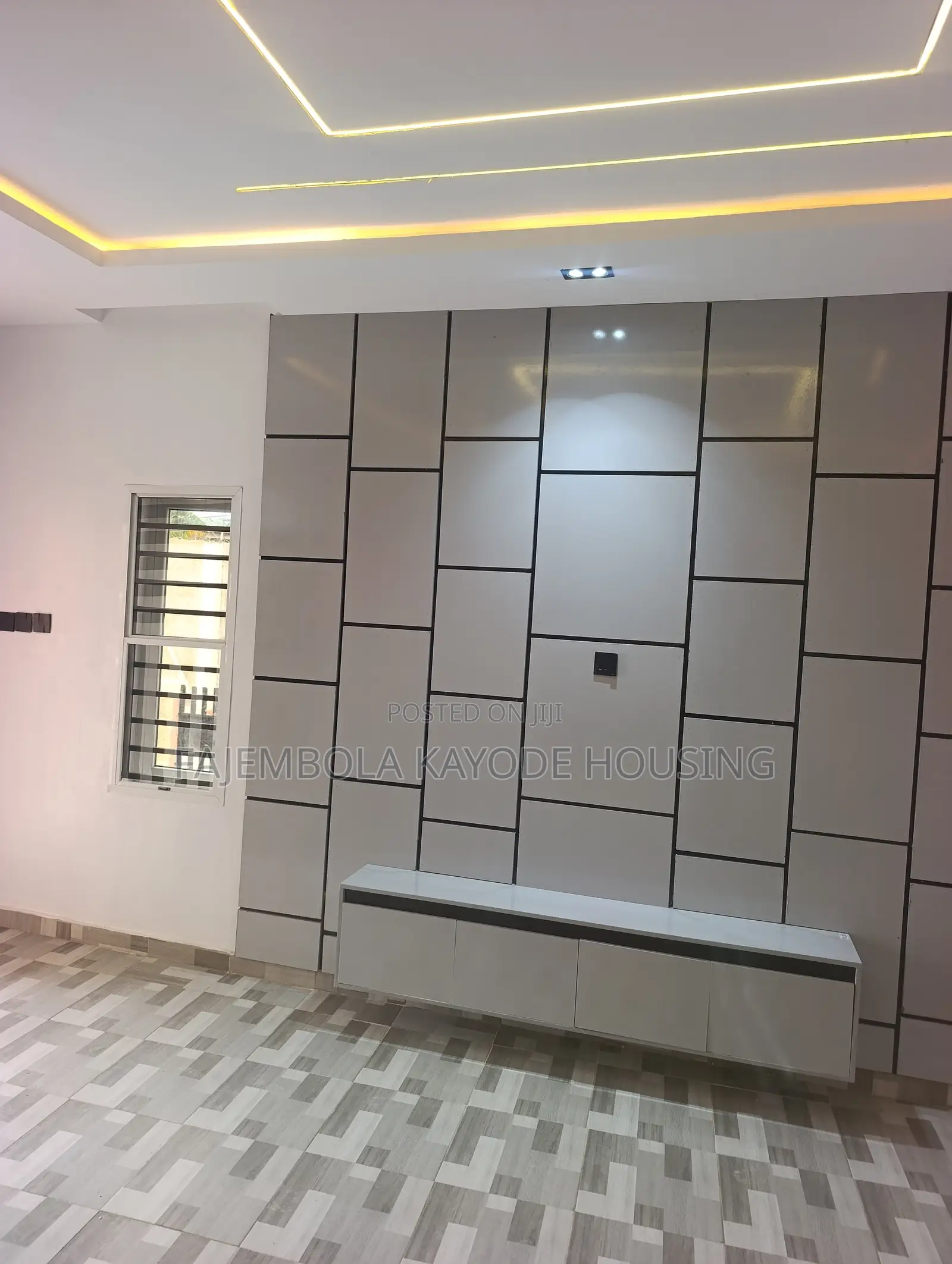 3bdrm Bungalow in Monatan, Iwo Road for sale