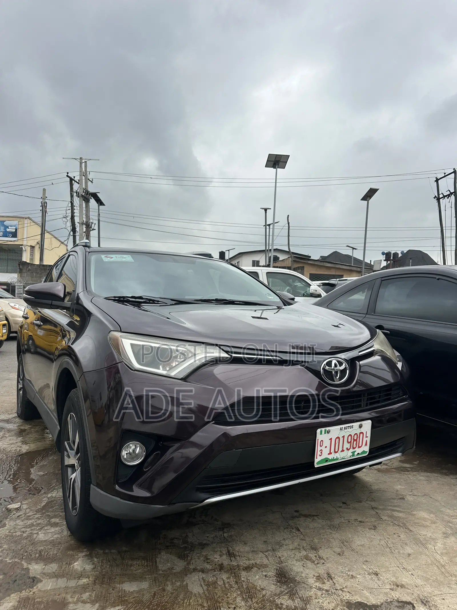 Toyota RAV4 XLE AWD (2.5L 4cyl 6A) 2016 Maroon