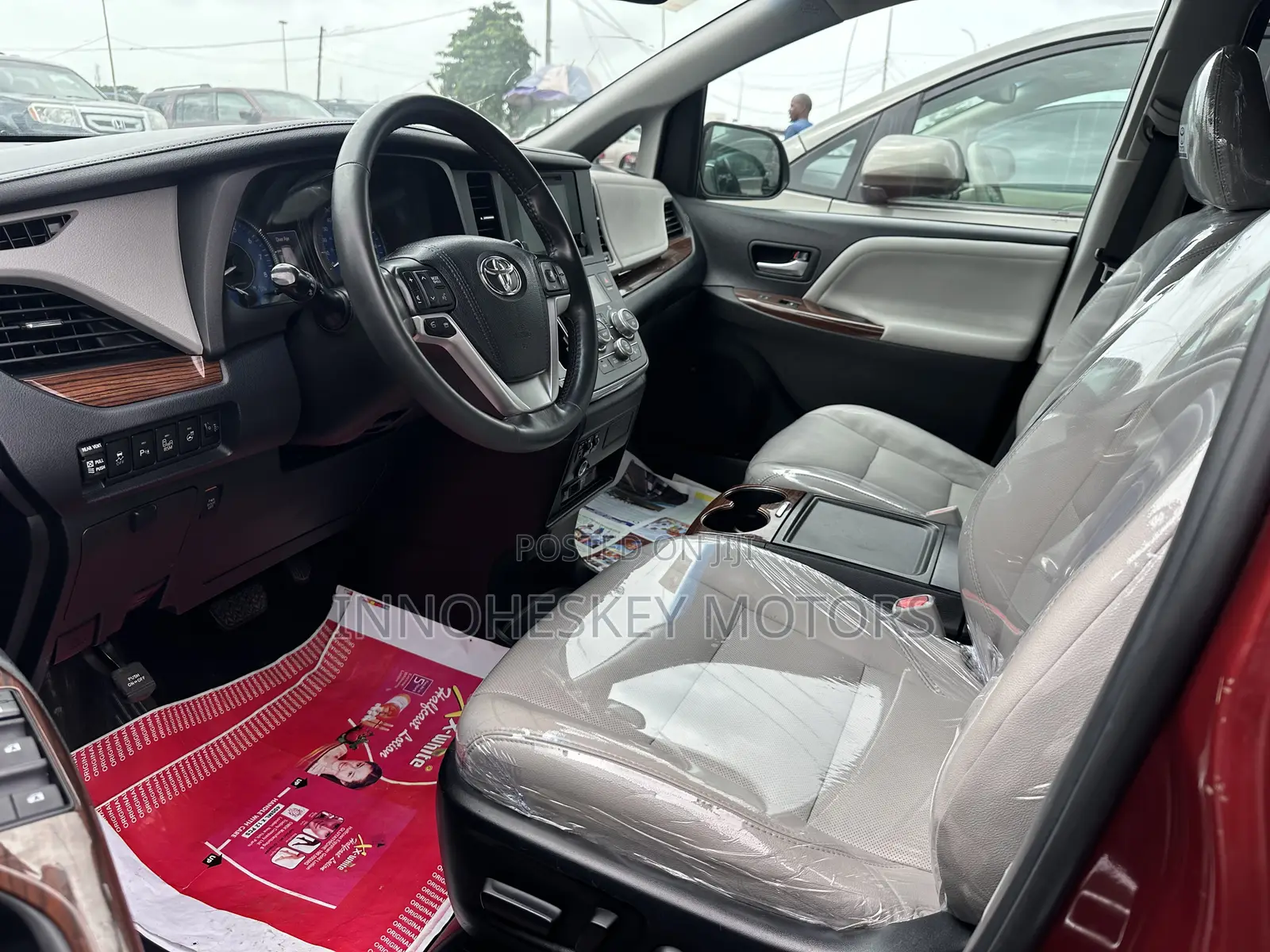 Toyota Sienna Limited Premium 7 Passenger (3.5L 6cyl 6A) 2016 Red