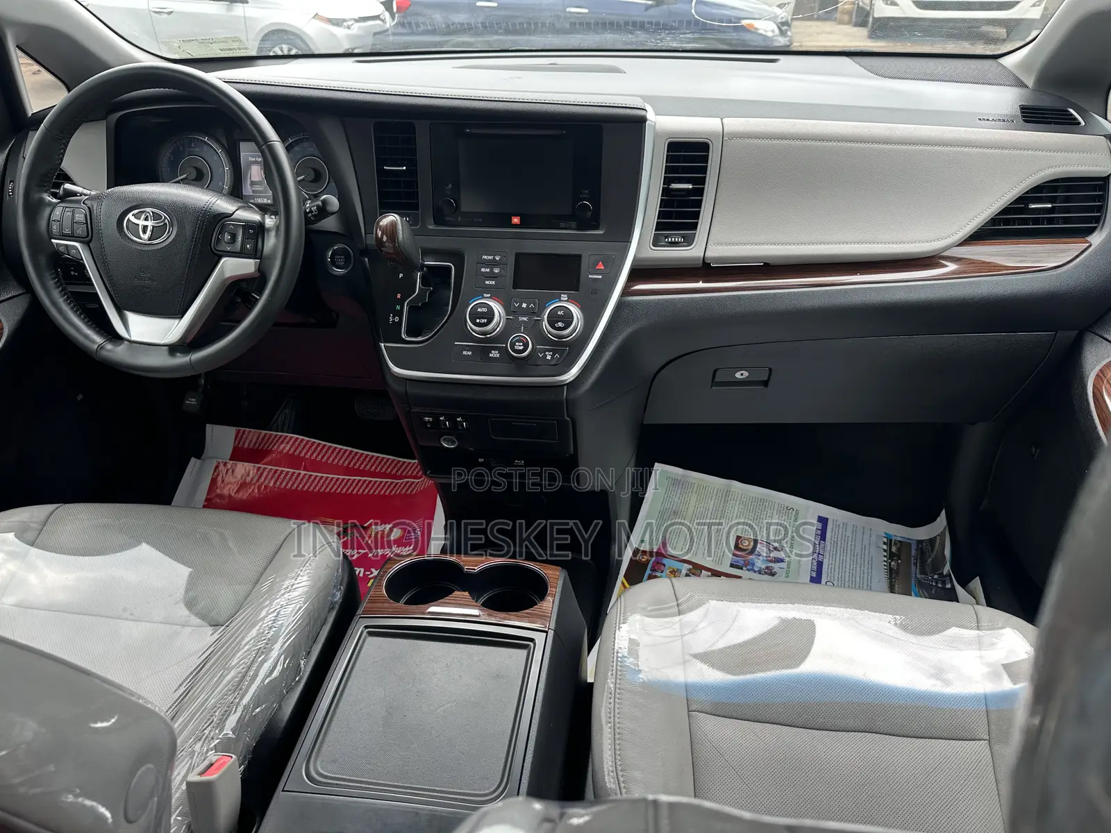 Toyota Sienna Limited Premium 7 Passenger (3.5L 6cyl 6A) 2016 Red