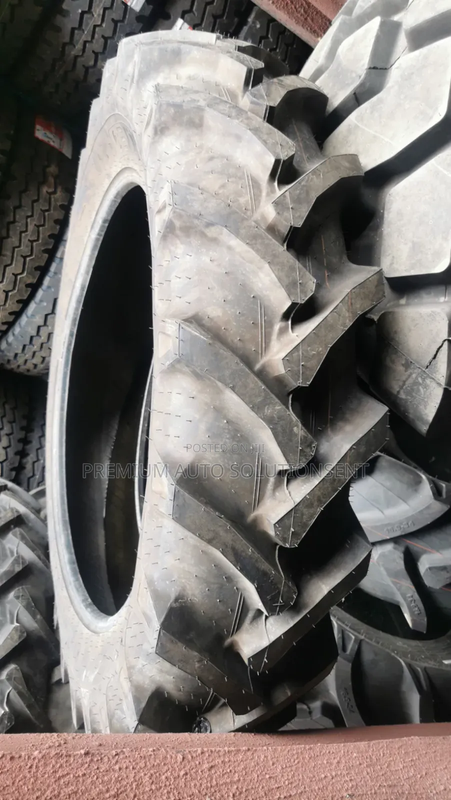 Brand New 13.6-38 Ceat