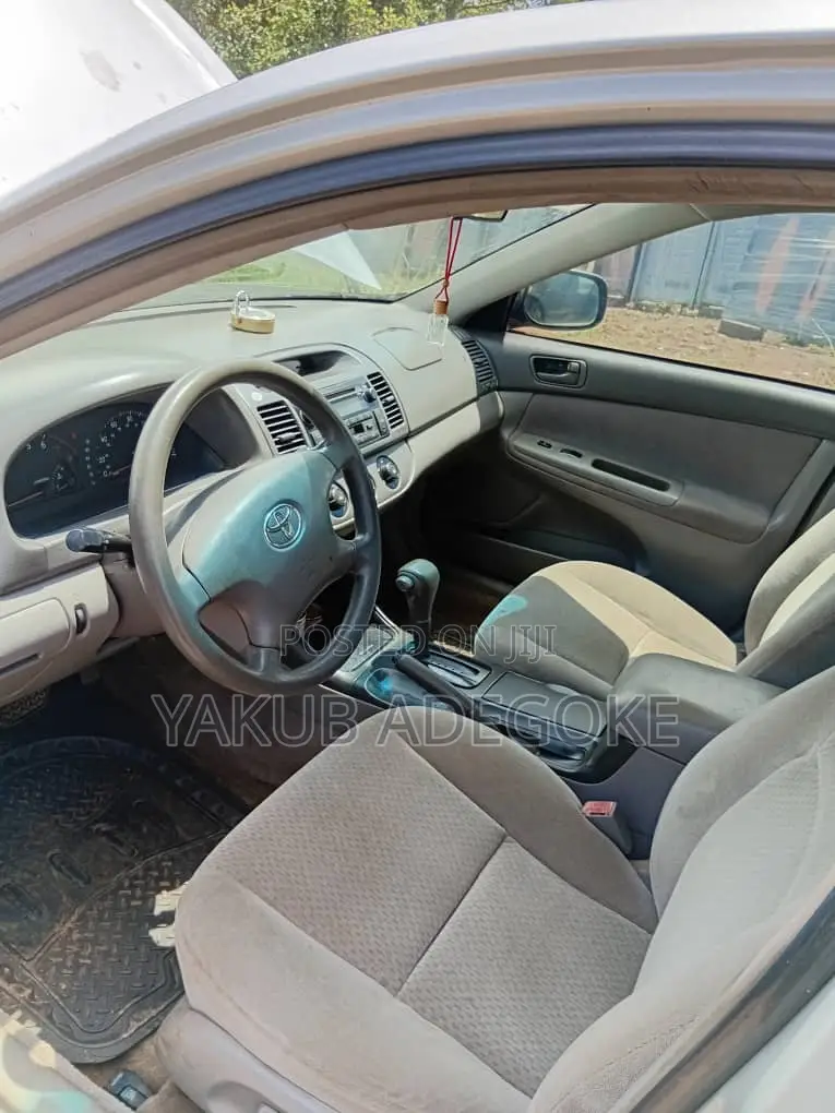 Toyota Camry 2004 Silver