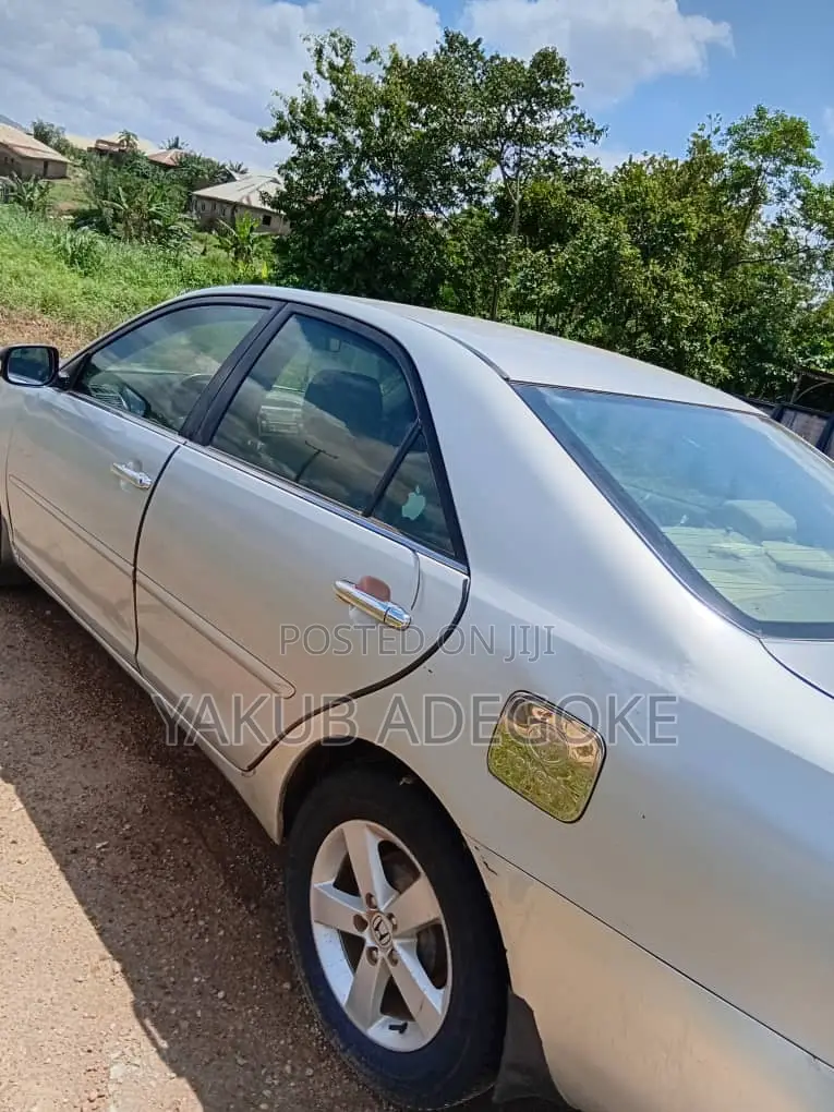 Toyota Camry 2004 Silver