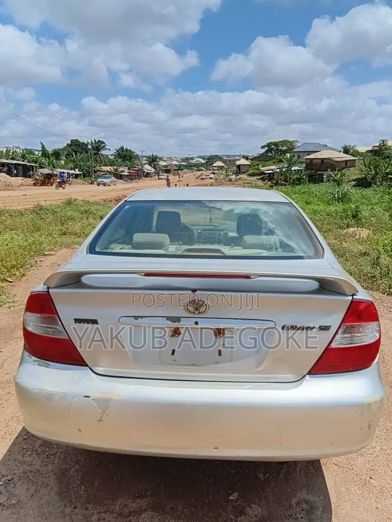 Toyota Camry 2004 Silver