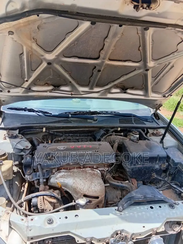Toyota Camry 2004 Silver
