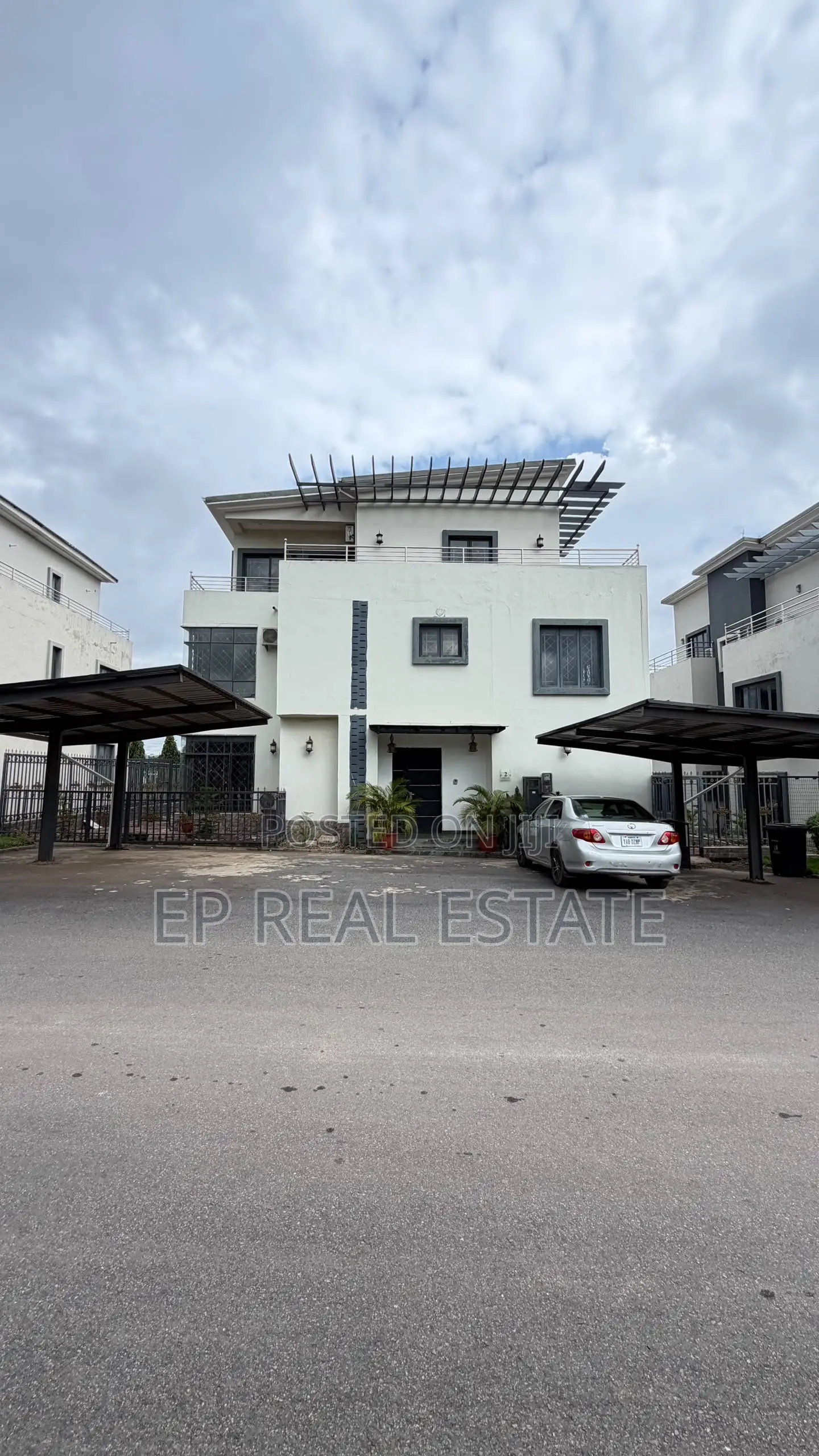 7bdrm Duplex in Apo District for rent