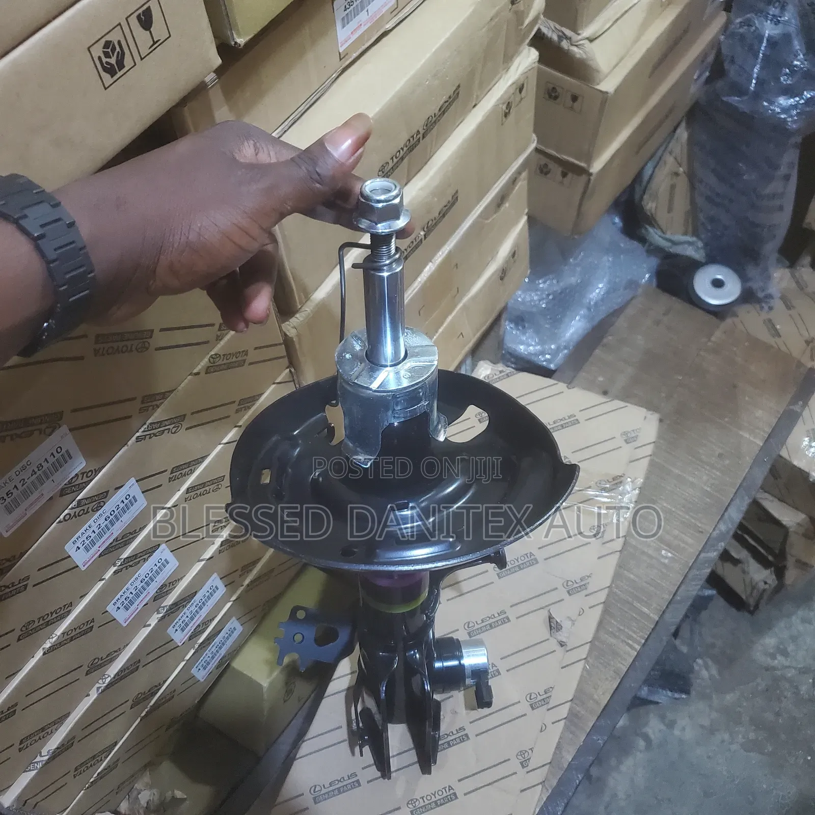 Original Front Shock Abserber Highlander 2020/2026 Sensor Type