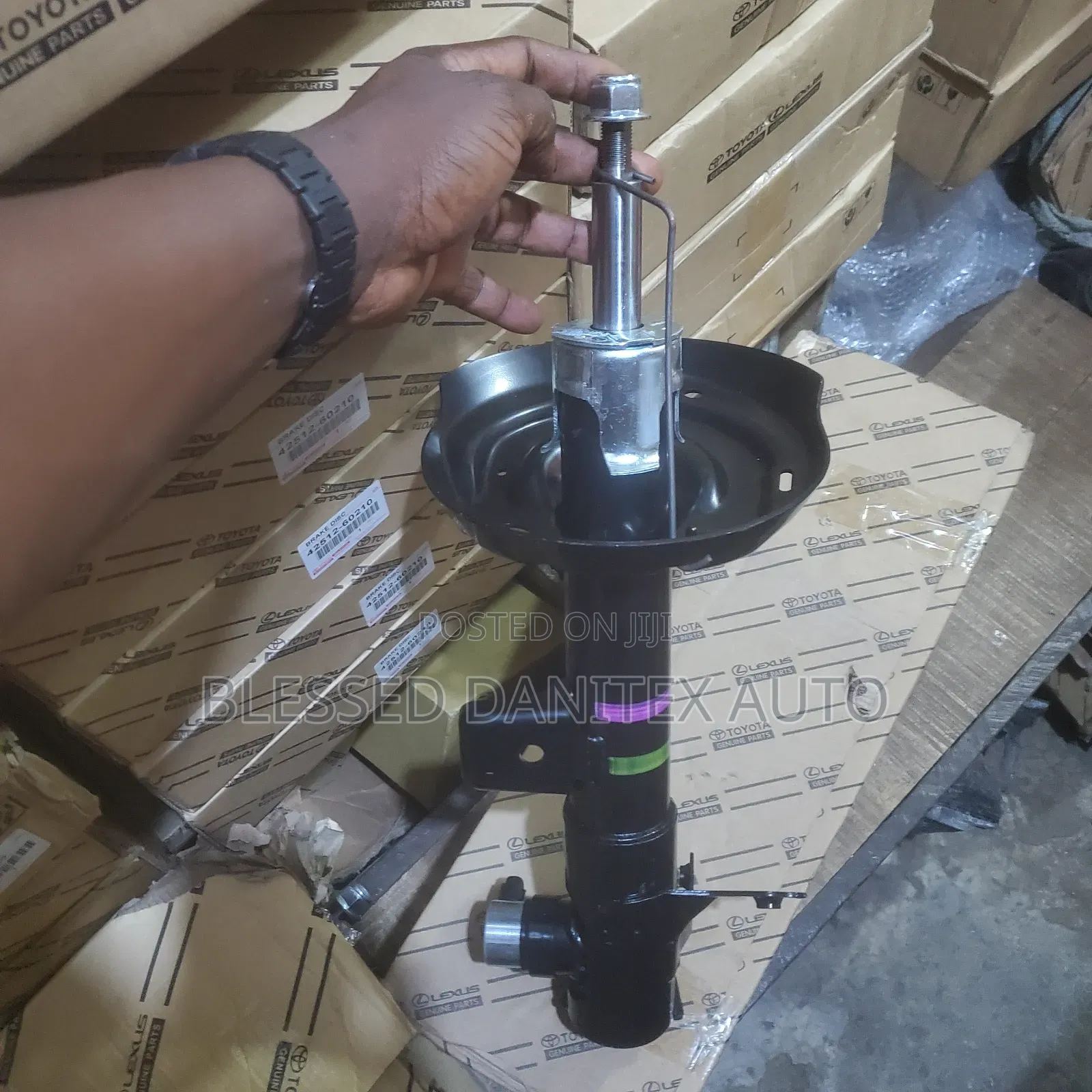 Original Front Shock Abserber Highlander 2020/2026 Sensor Type
