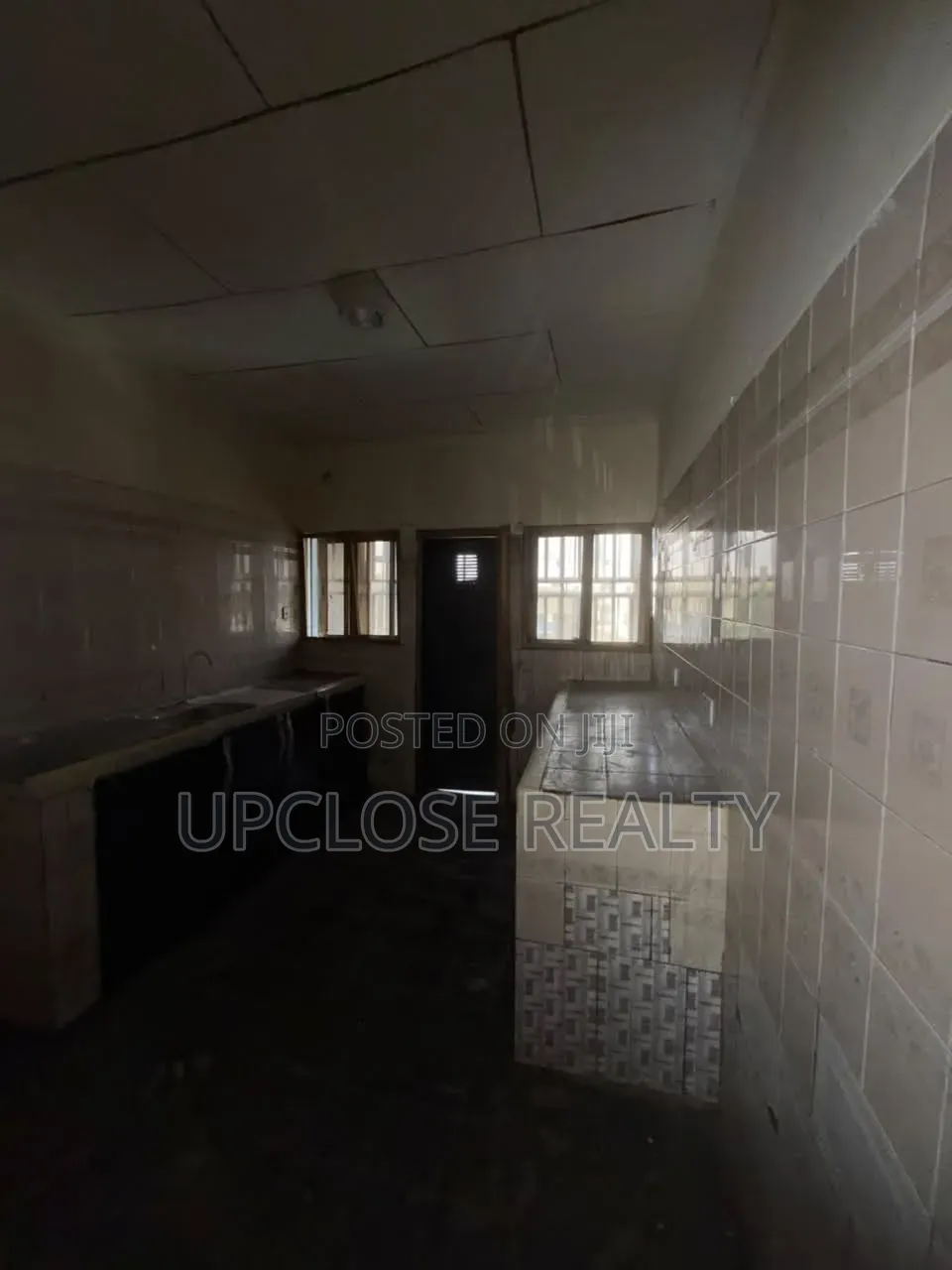 3bdrm Block of Flats in Zone 1 / Wuse for rent